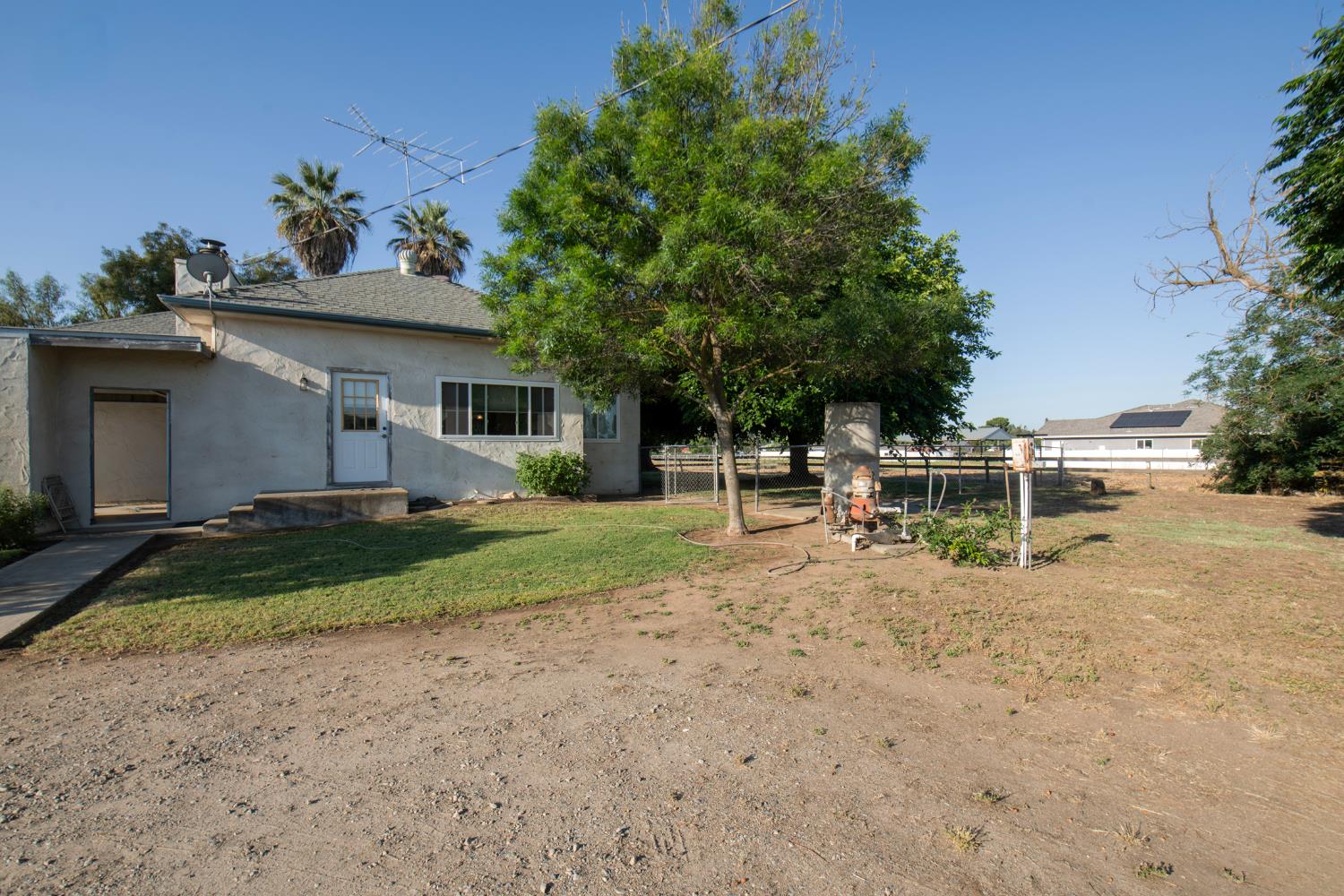 8294 E Hedges Ave, Fresno, CA 93737