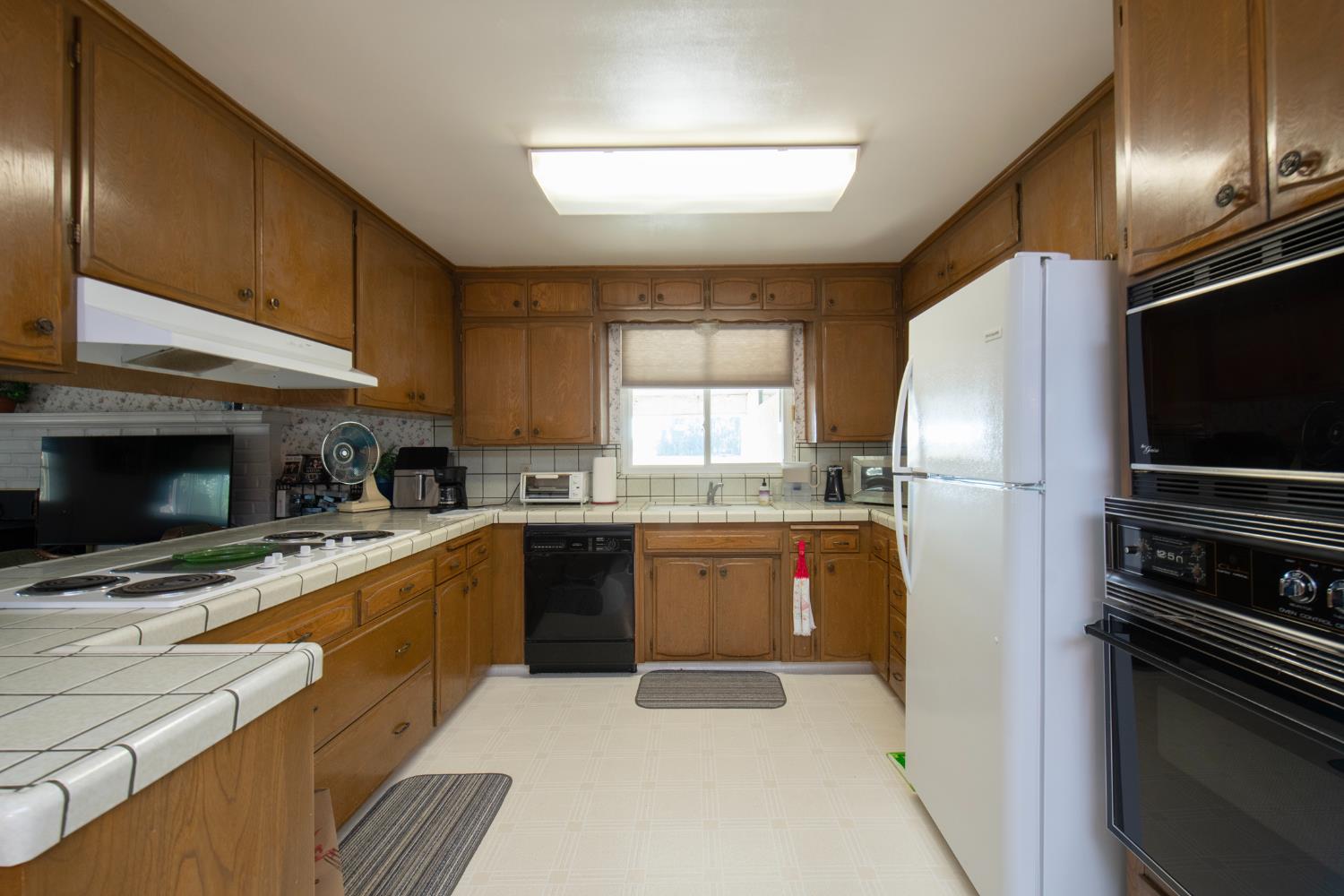 8294 E Hedges Ave, Fresno, CA 93737