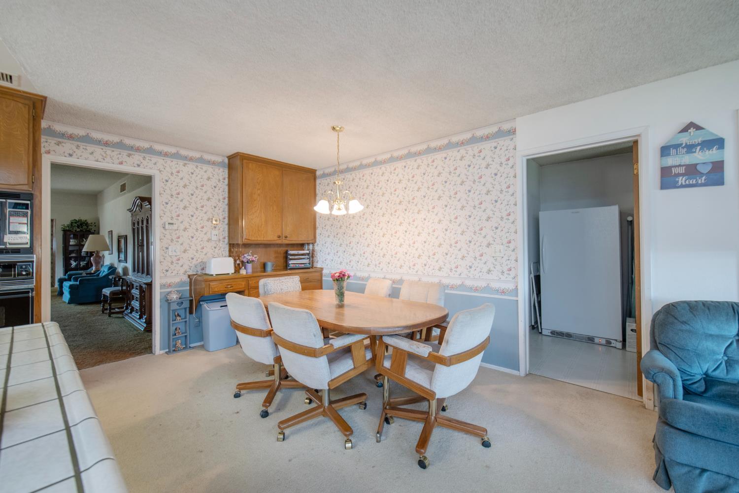 8294 E Hedges Ave, Fresno, CA 93737