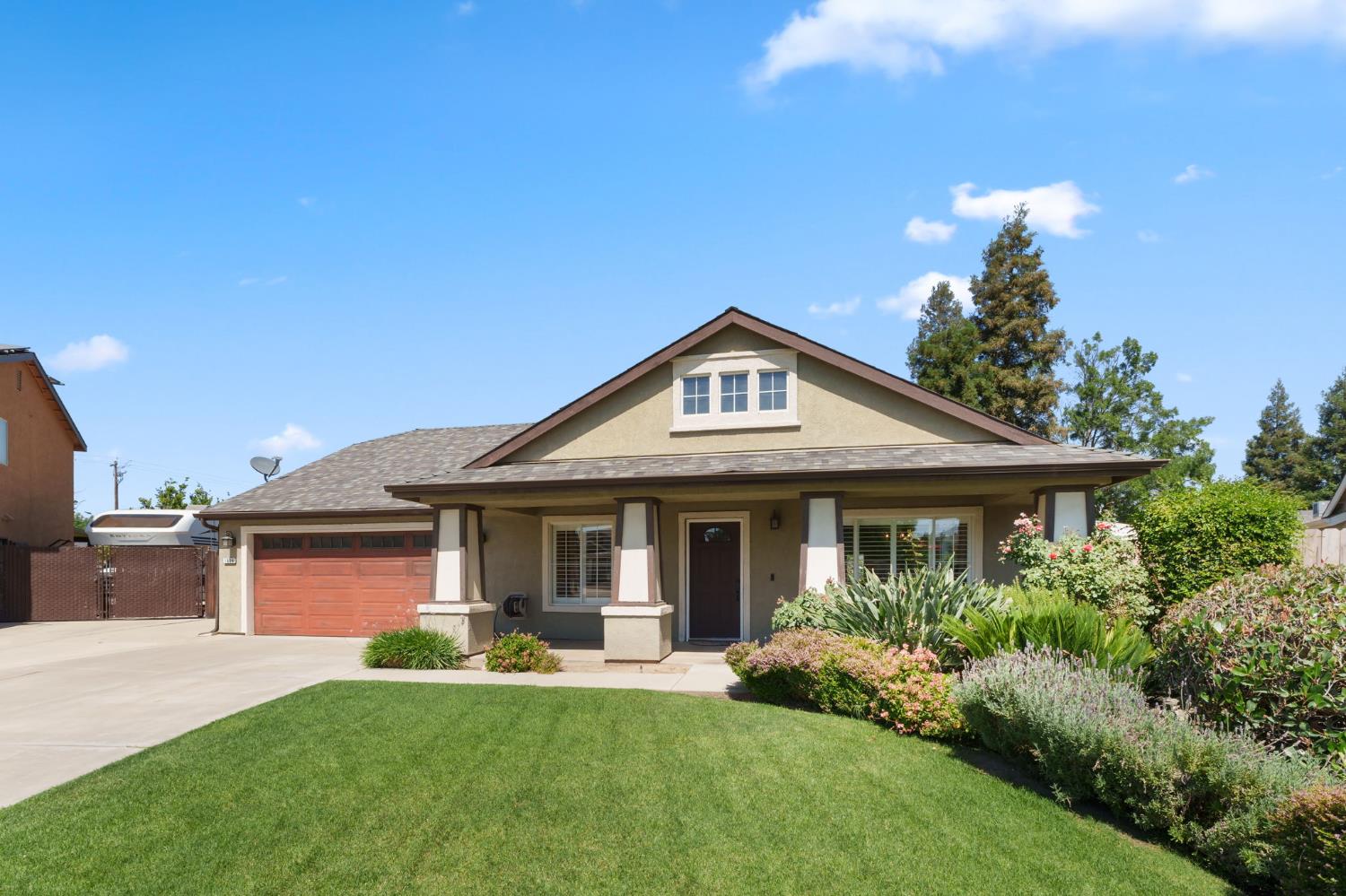 1826 Avenue C, Kingsburg, CA 93631