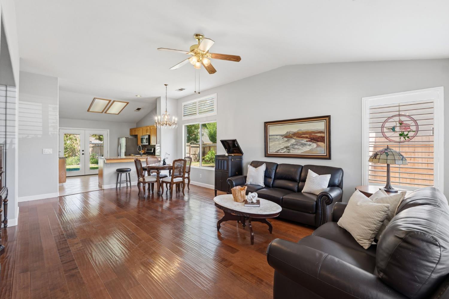 1826 Avenue C, Kingsburg, CA 93631