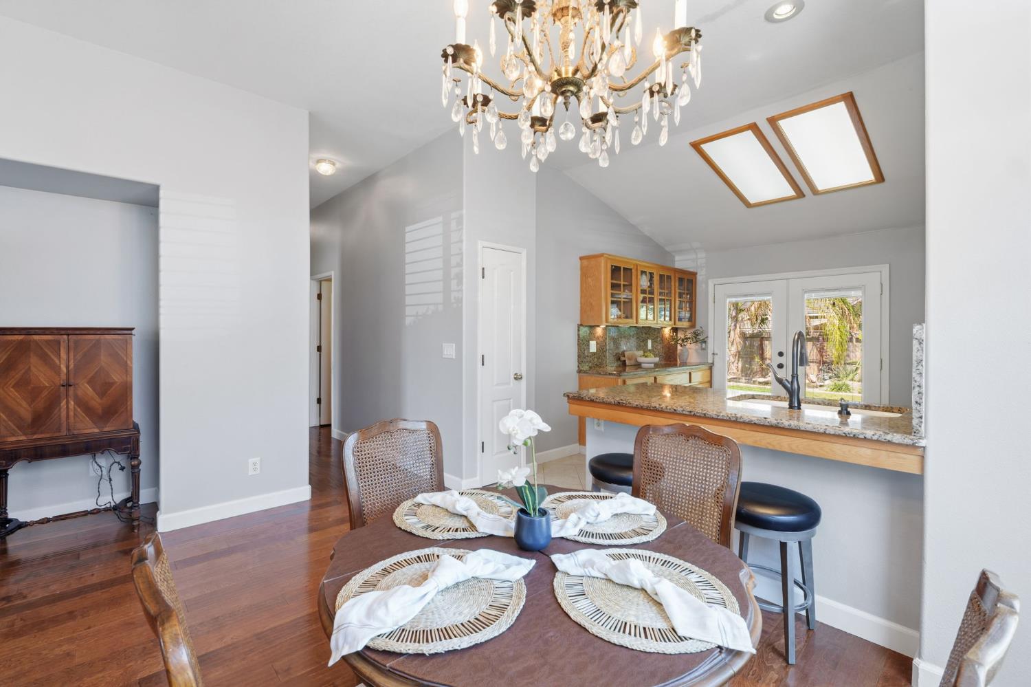 1826 Avenue C, Kingsburg, CA 93631