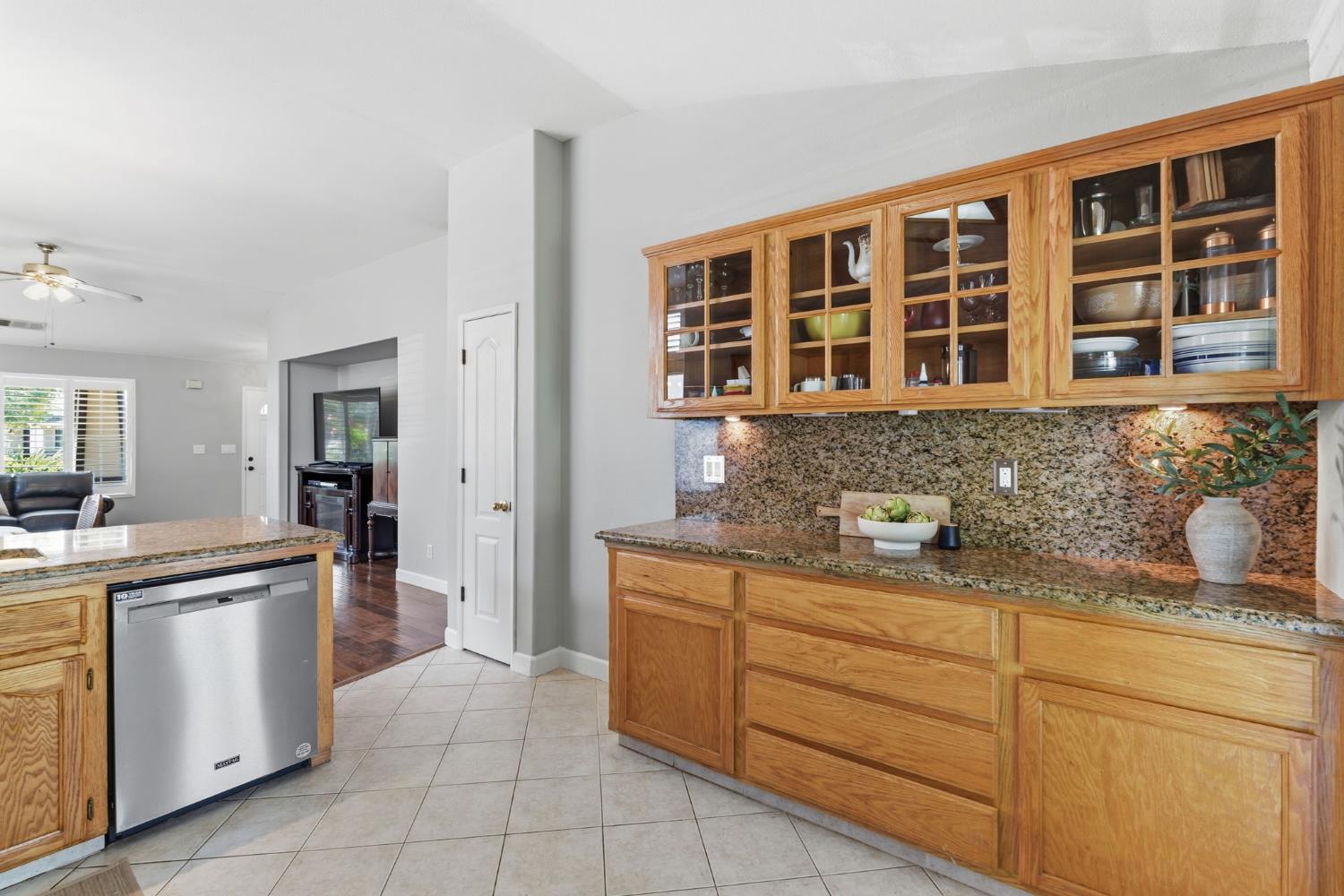 1826 Avenue C, Kingsburg, CA 93631