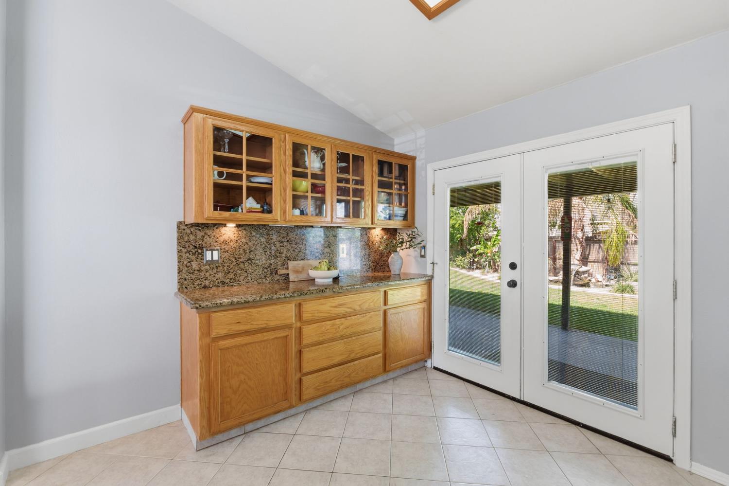 1826 Avenue C, Kingsburg, CA 93631