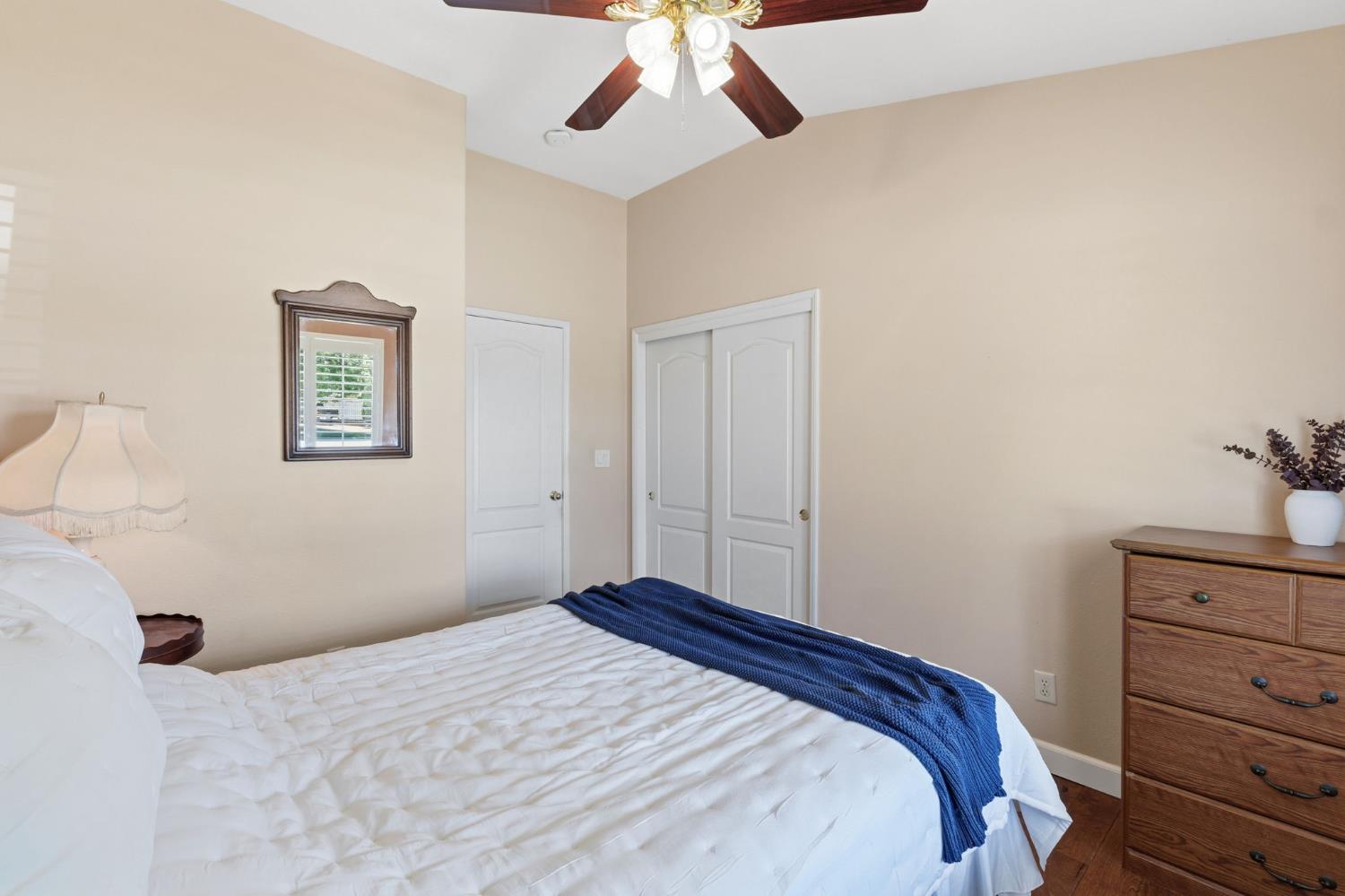 1826 Avenue C, Kingsburg, CA 93631