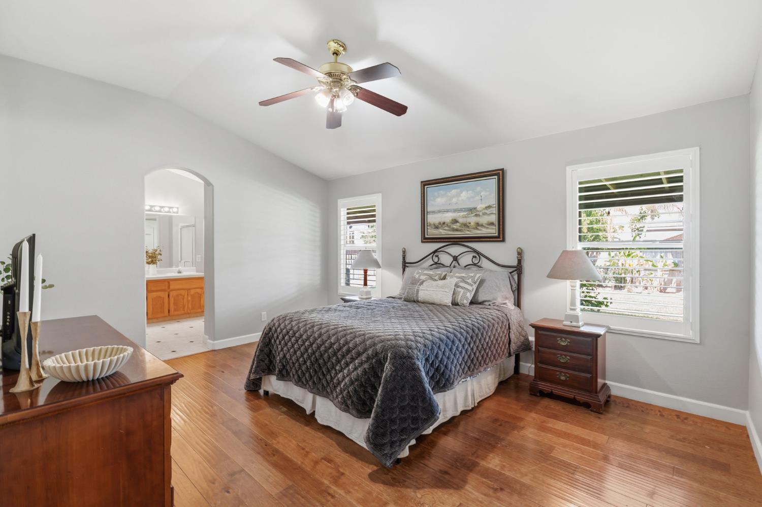 1826 Avenue C, Kingsburg, CA 93631