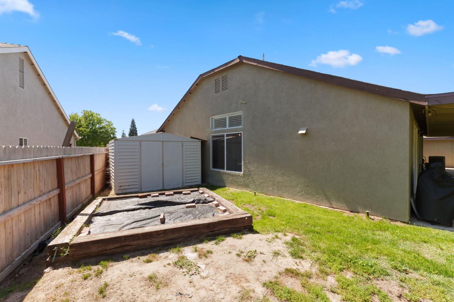1826 Avenue C, Kingsburg, CA 93631
