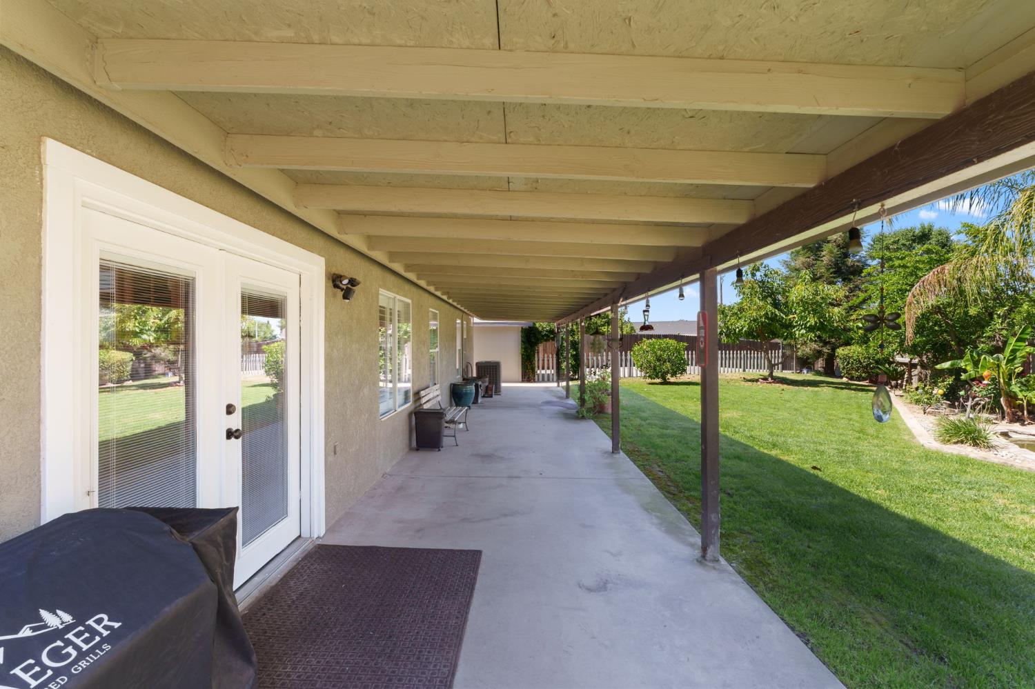 1826 Avenue C, Kingsburg, CA 93631