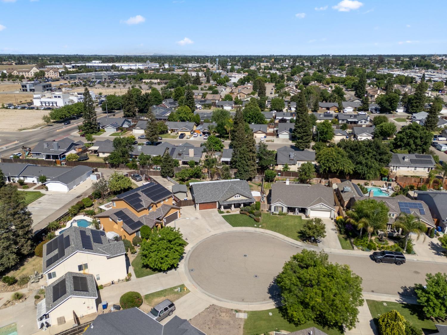 1826 Avenue C, Kingsburg, CA 93631
