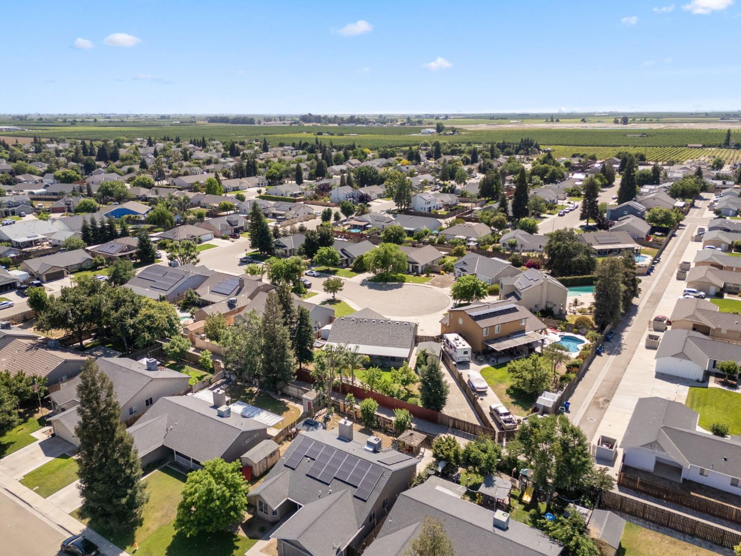 1826 Avenue C, Kingsburg, CA 93631