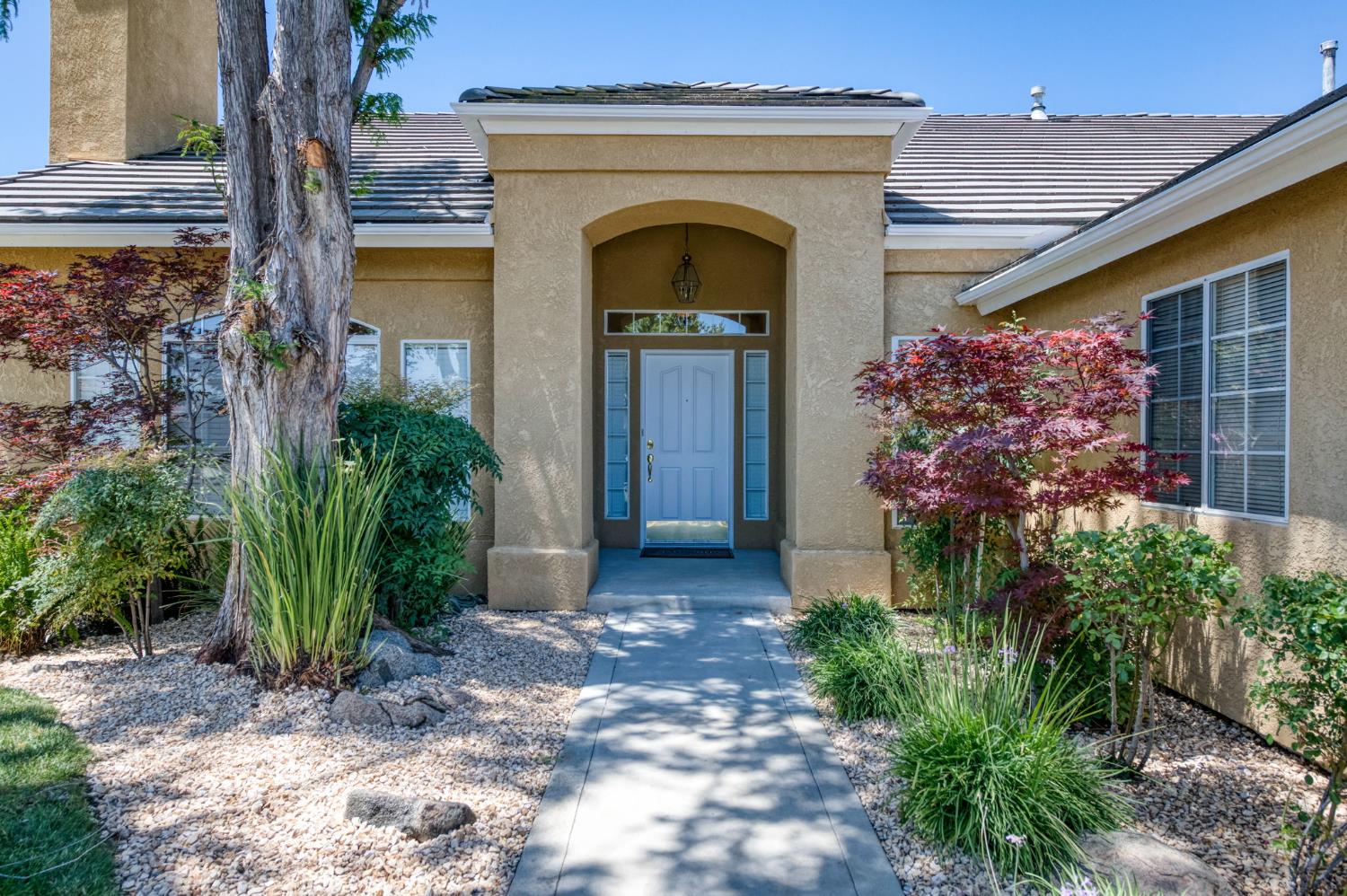 794 Applegate Ave, Clovis, CA 93611
