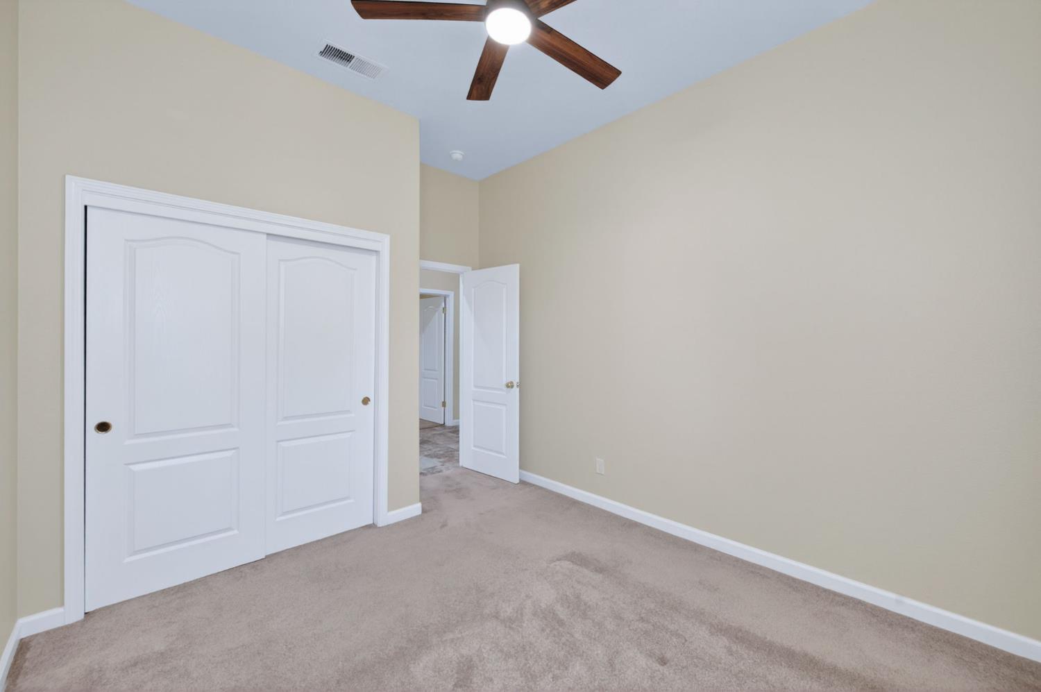 794 Applegate Ave, Clovis, CA 93611