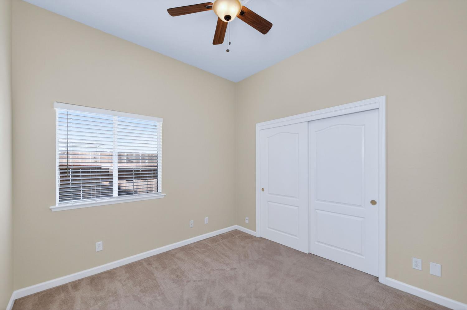 794 Applegate Ave, Clovis, CA 93611