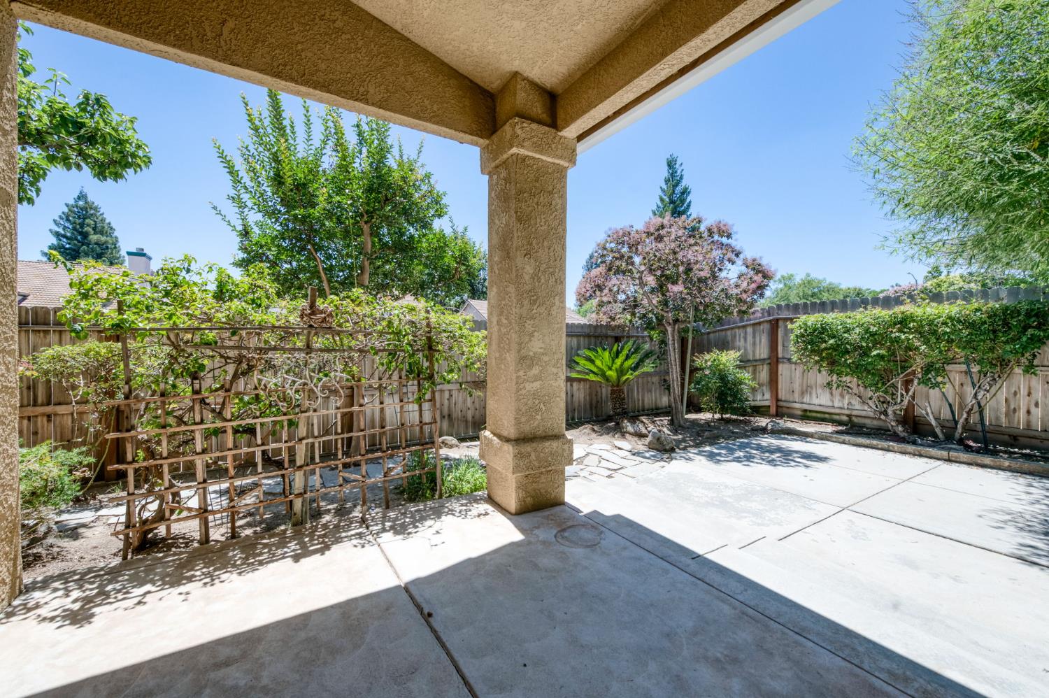 794 Applegate Ave, Clovis, CA 93611