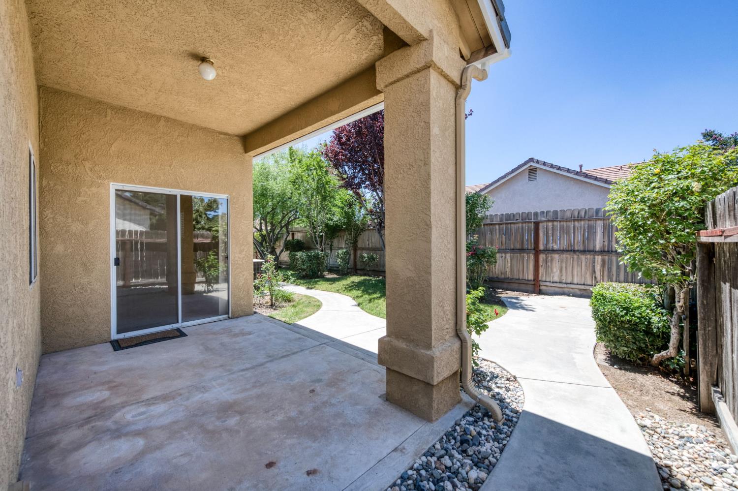 794 Applegate Ave, Clovis, CA 93611