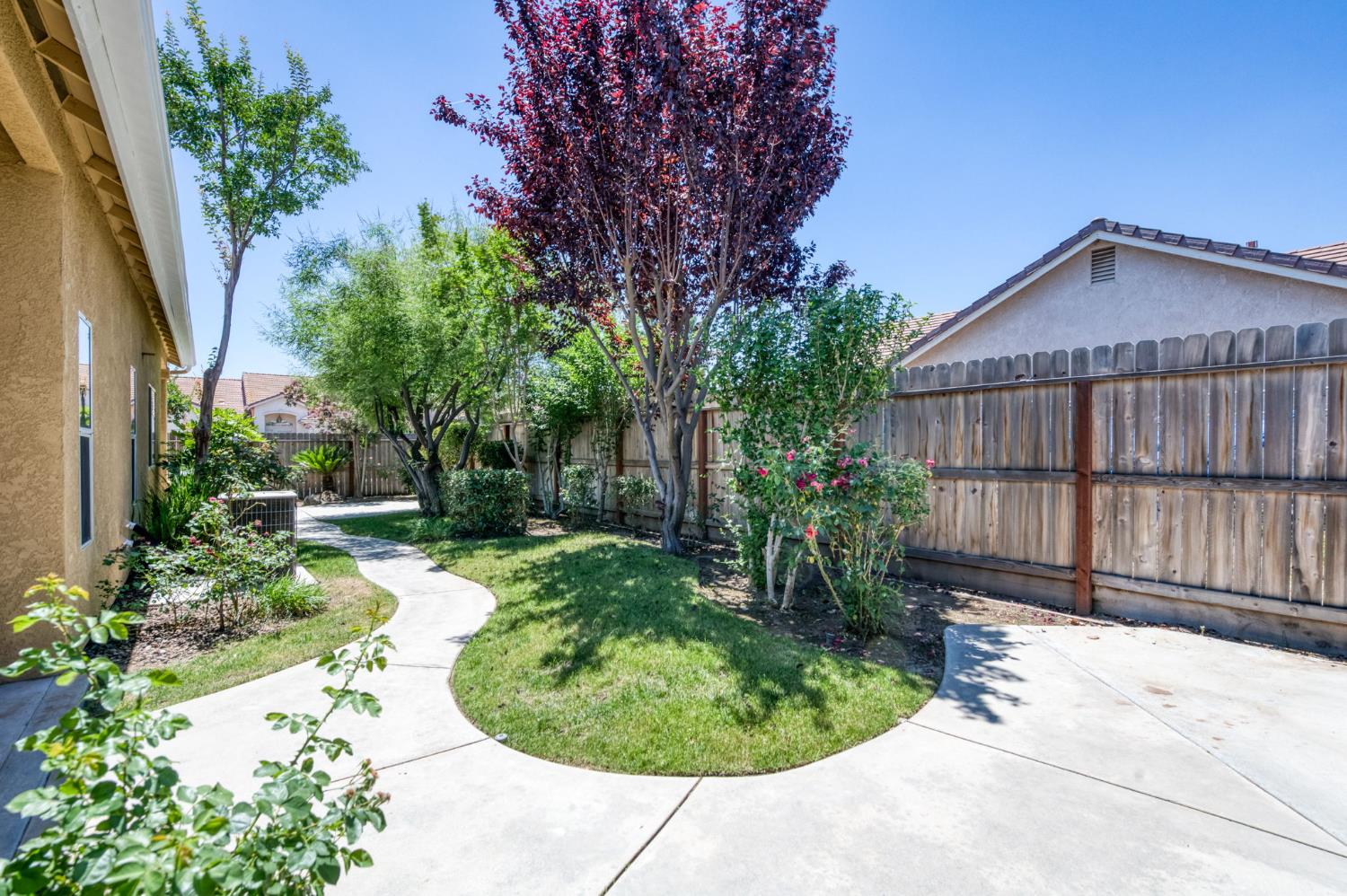 794 Applegate Ave, Clovis, CA 93611