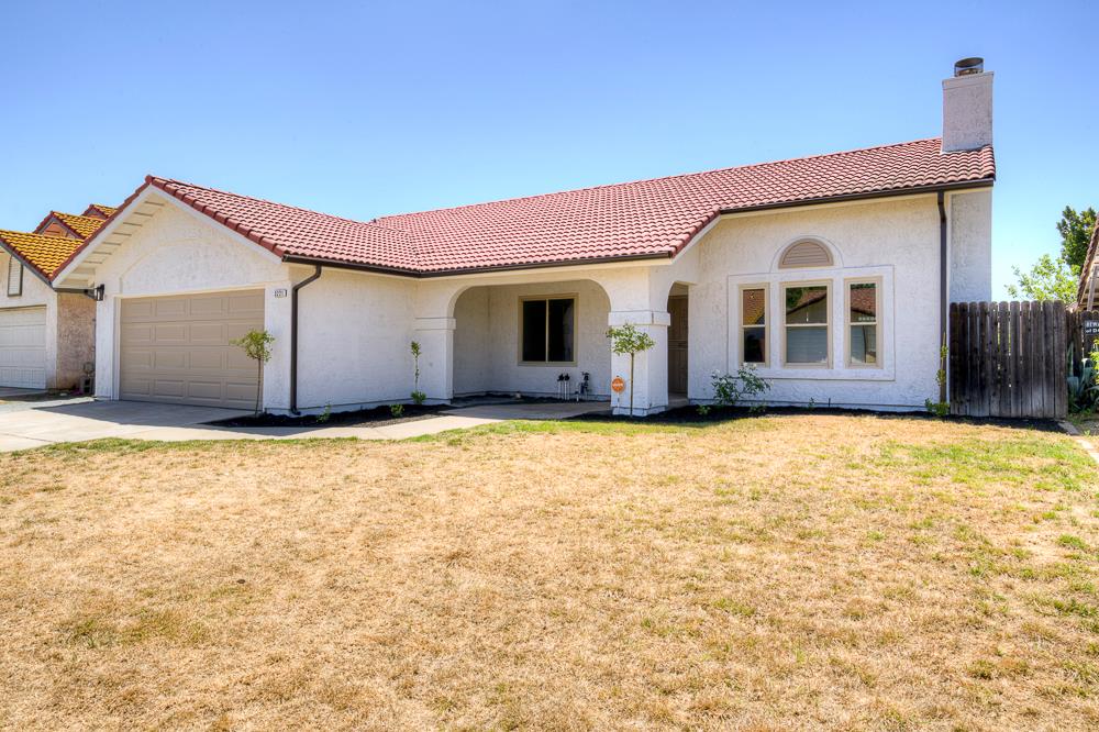 3221 N Hanover Ave, Fresno, CA 93722