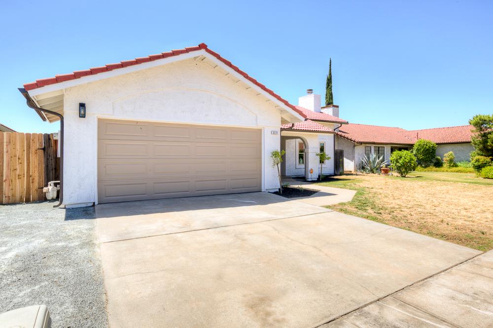3221 N Hanover Ave, Fresno, CA 93722