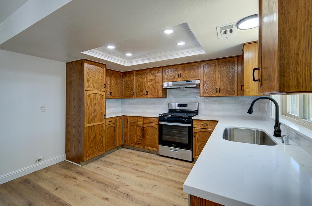 3221 N Hanover Ave, Fresno, CA 93722