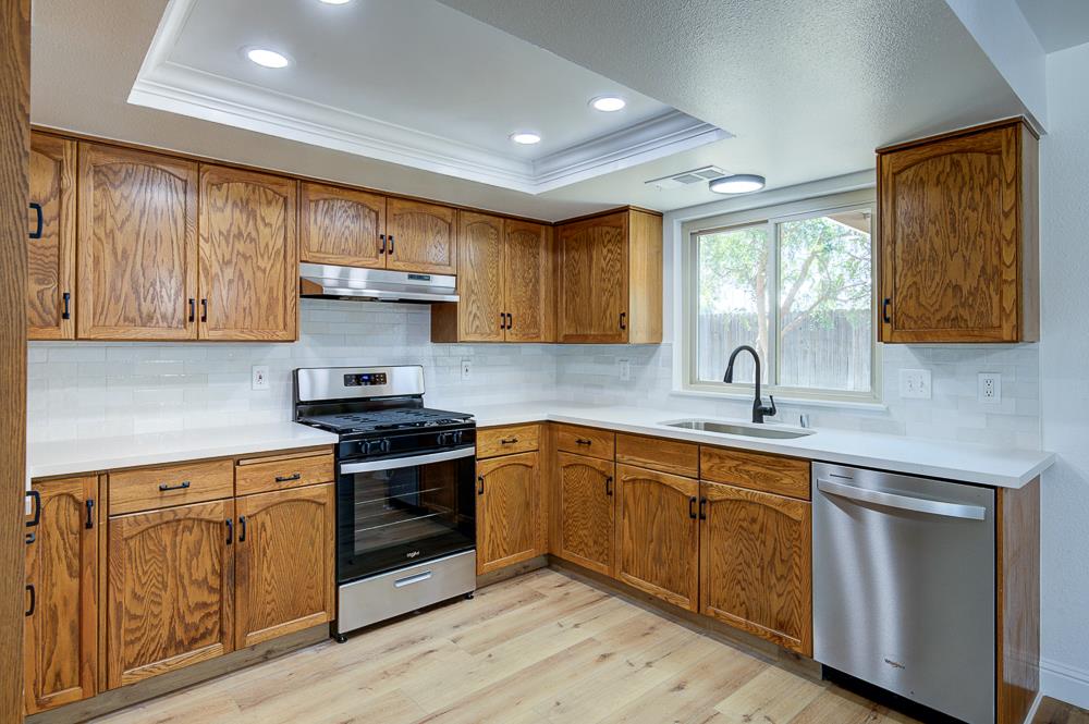 3221 N Hanover Ave, Fresno, CA 93722