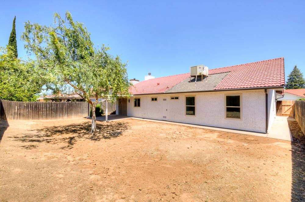 3221 N Hanover Ave, Fresno, CA 93722