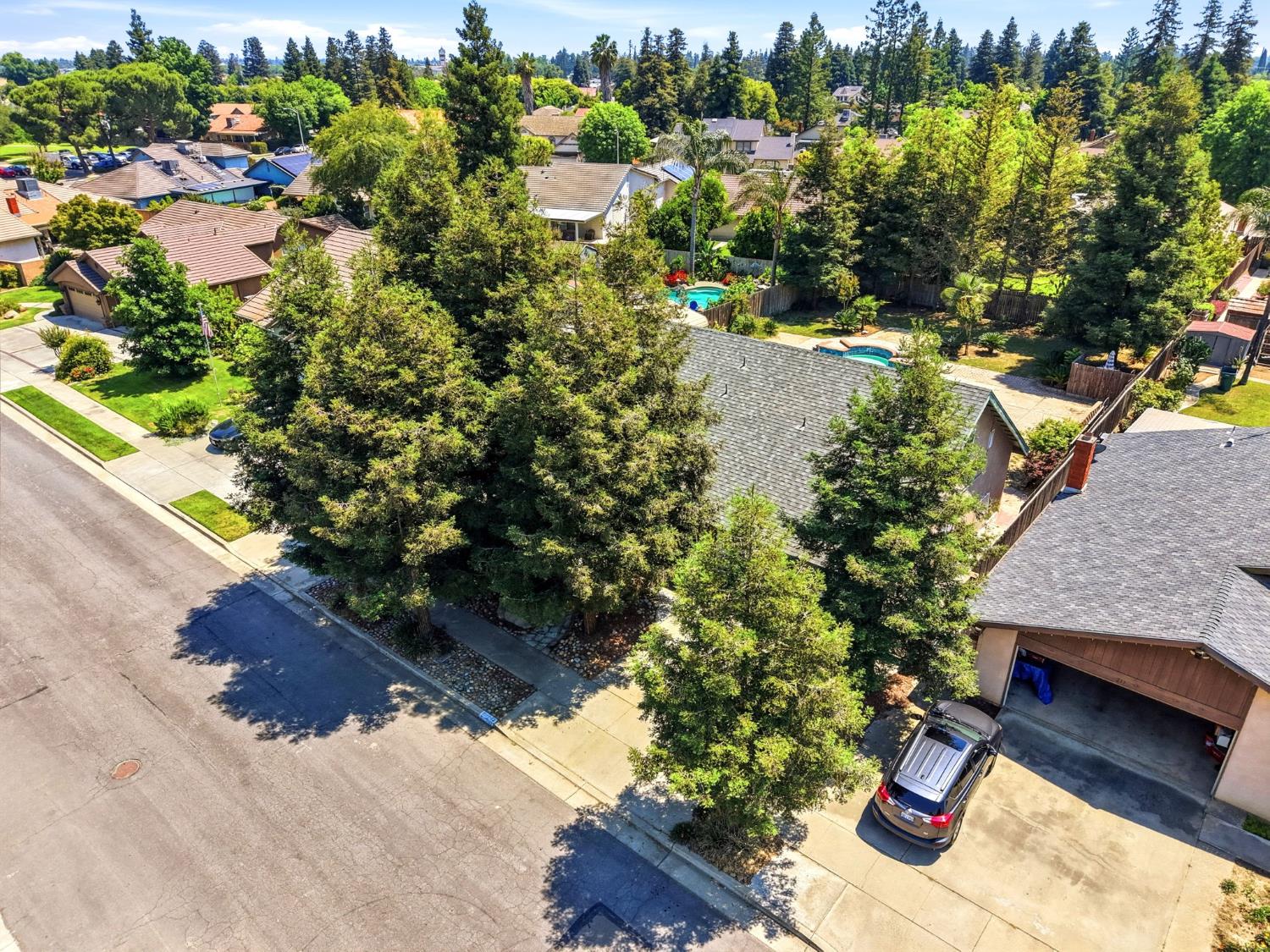 247 E Kennedy Ave, Tulare, CA 93274