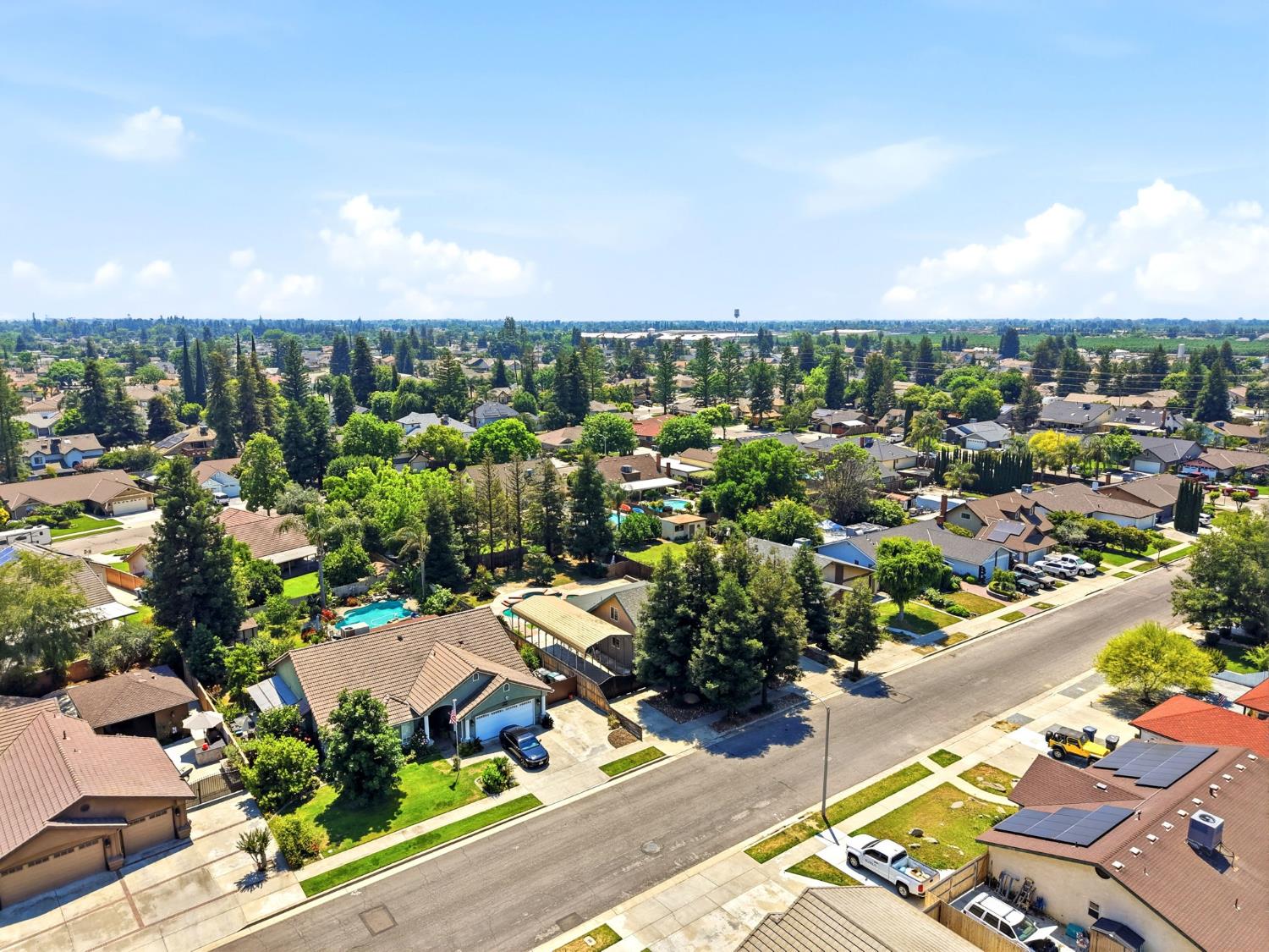 247 E Kennedy Ave, Tulare, CA 93274