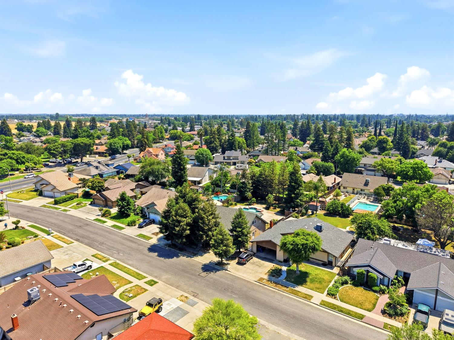 247 E Kennedy Ave, Tulare, CA 93274