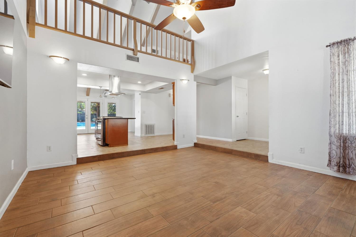 247 E Kennedy Ave, Tulare, CA 93274