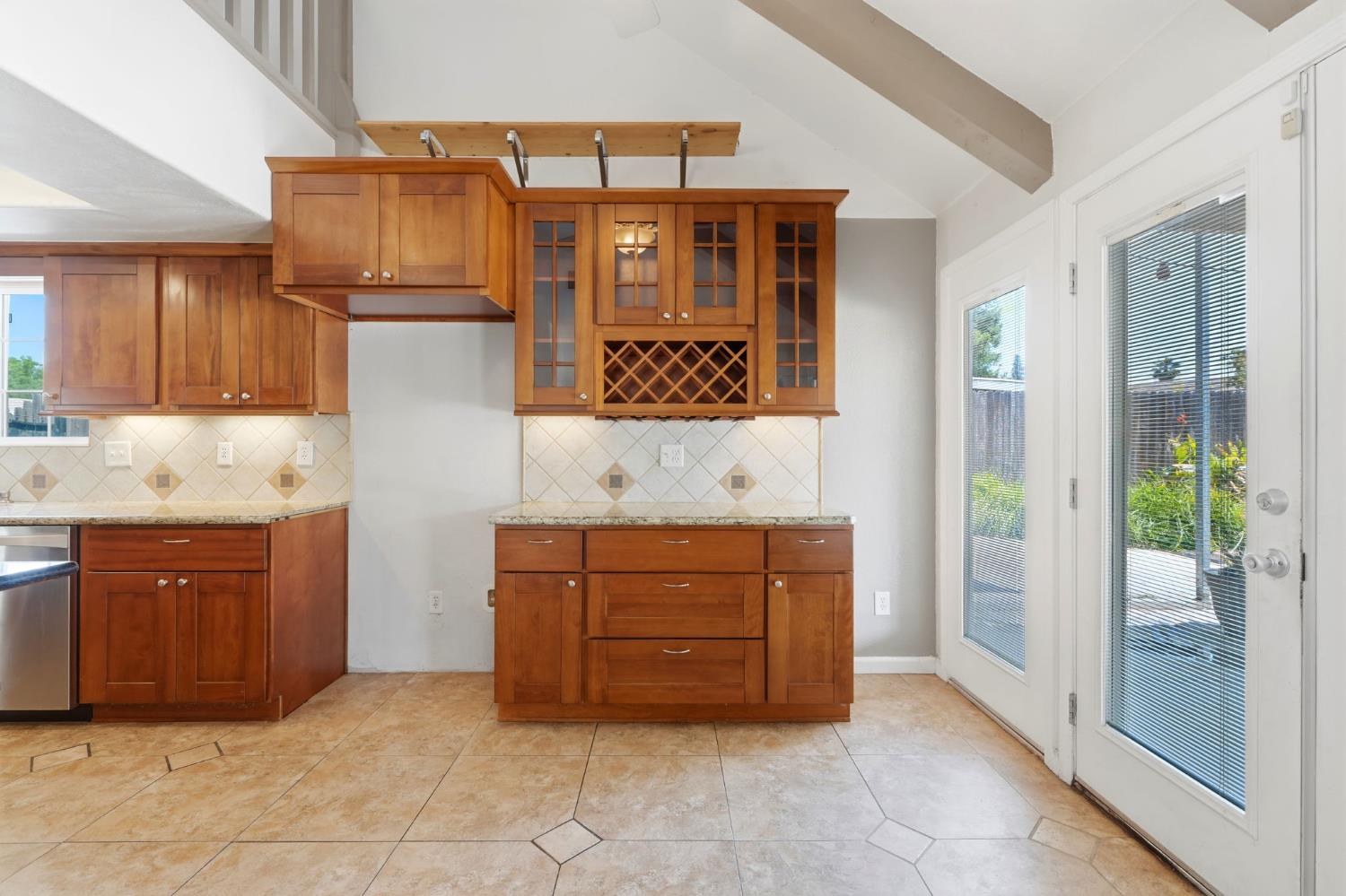 247 E Kennedy Ave, Tulare, CA 93274