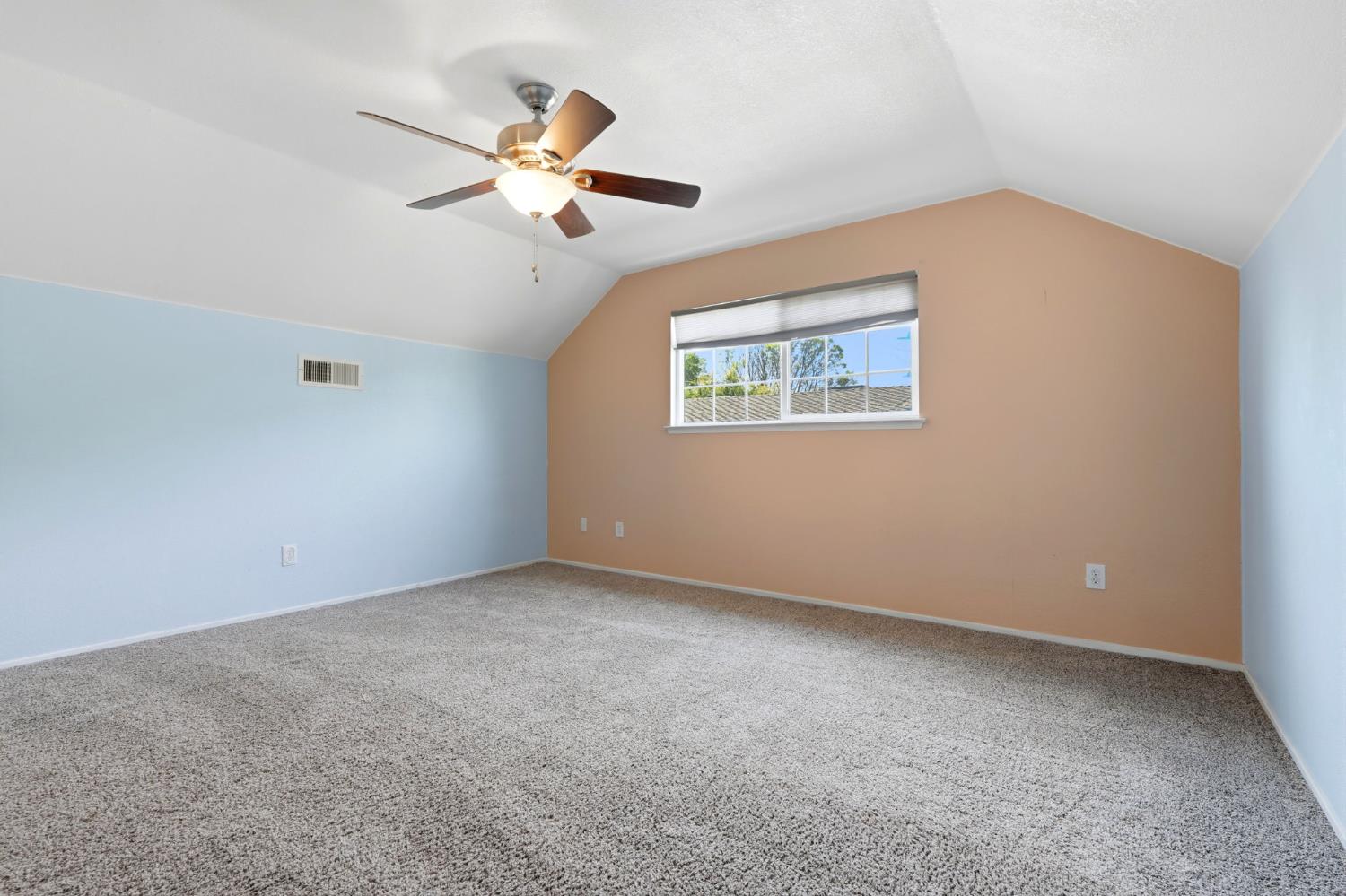247 E Kennedy Ave, Tulare, CA 93274