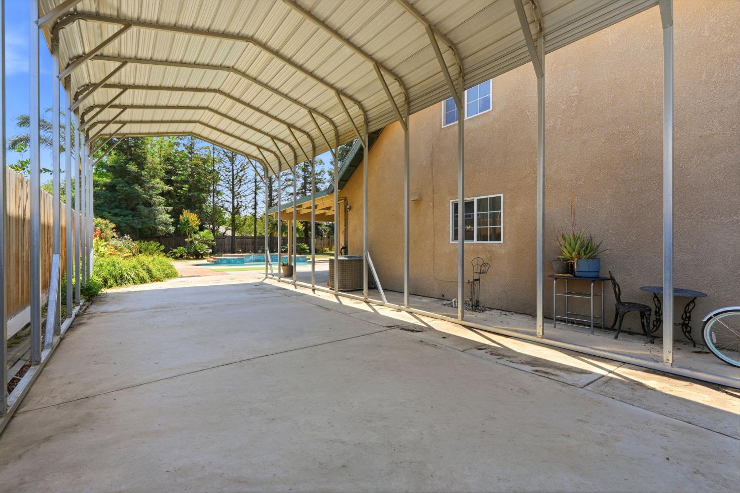 247 E Kennedy Ave, Tulare, CA 93274