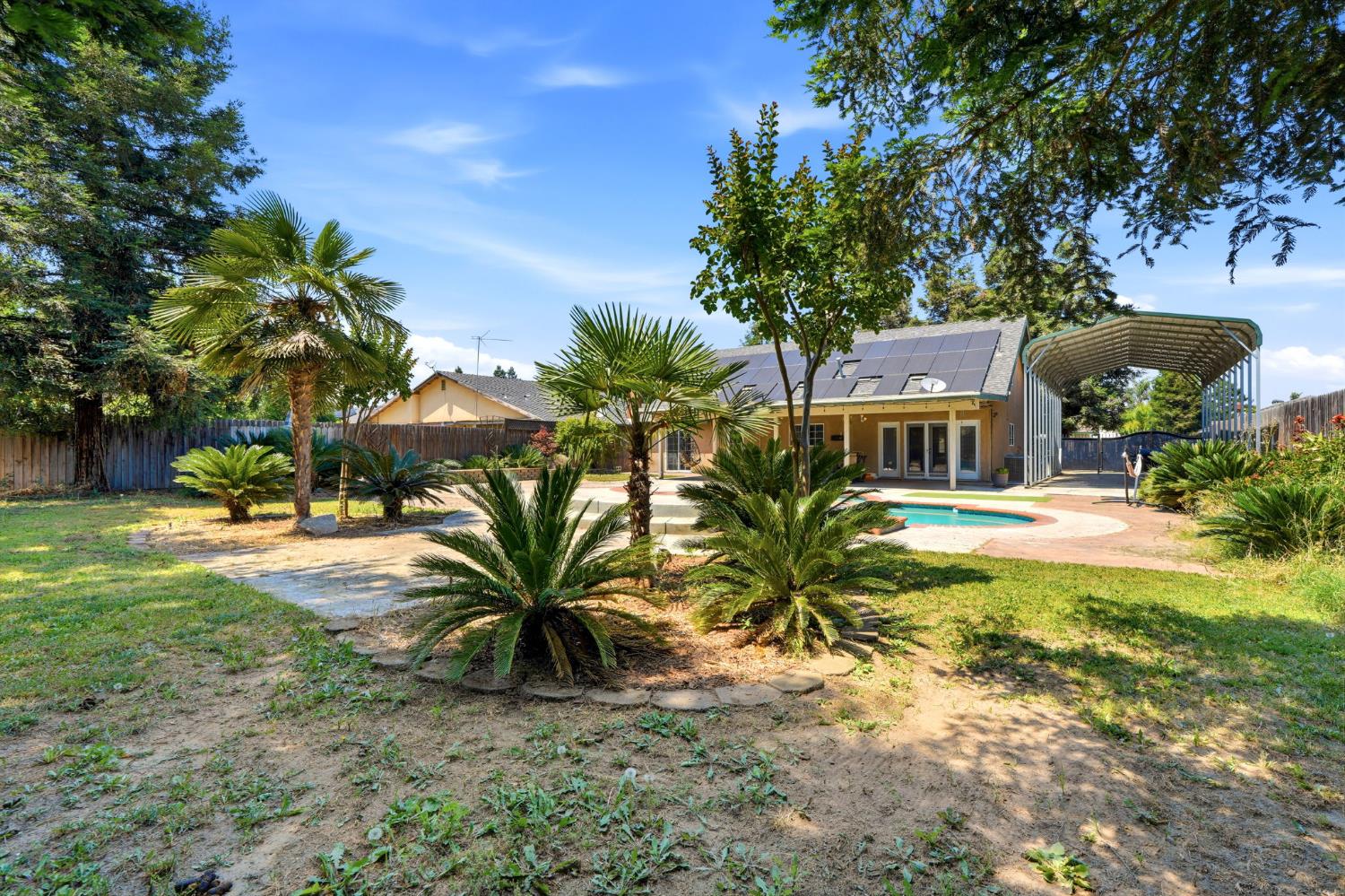 247 E Kennedy Ave, Tulare, CA 93274