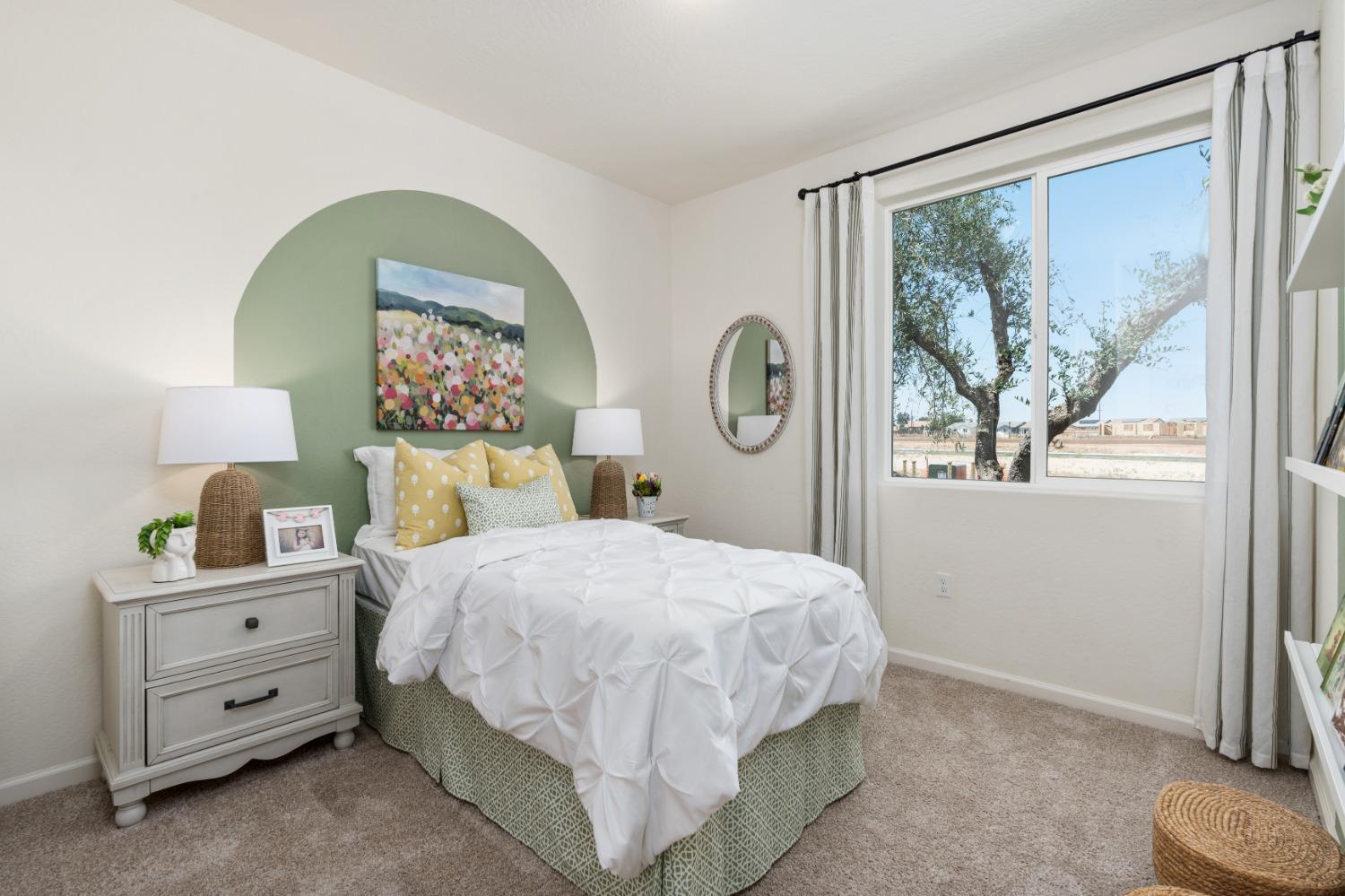 6786 E Oslin Ave, Fresno, CA 93727