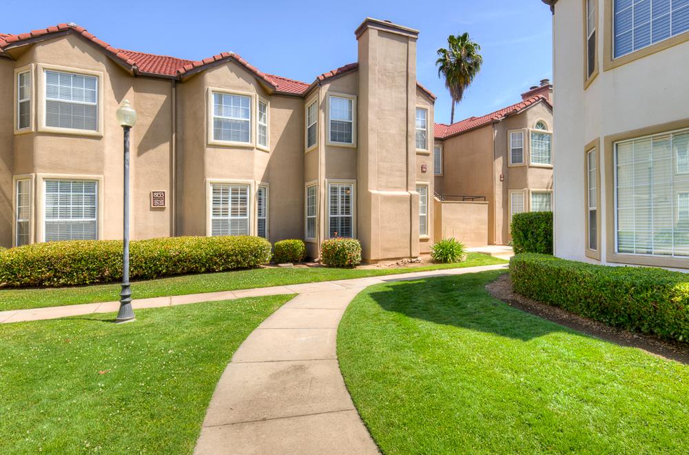 8153 N Cedar Ave #126, Fresno, CA 93720