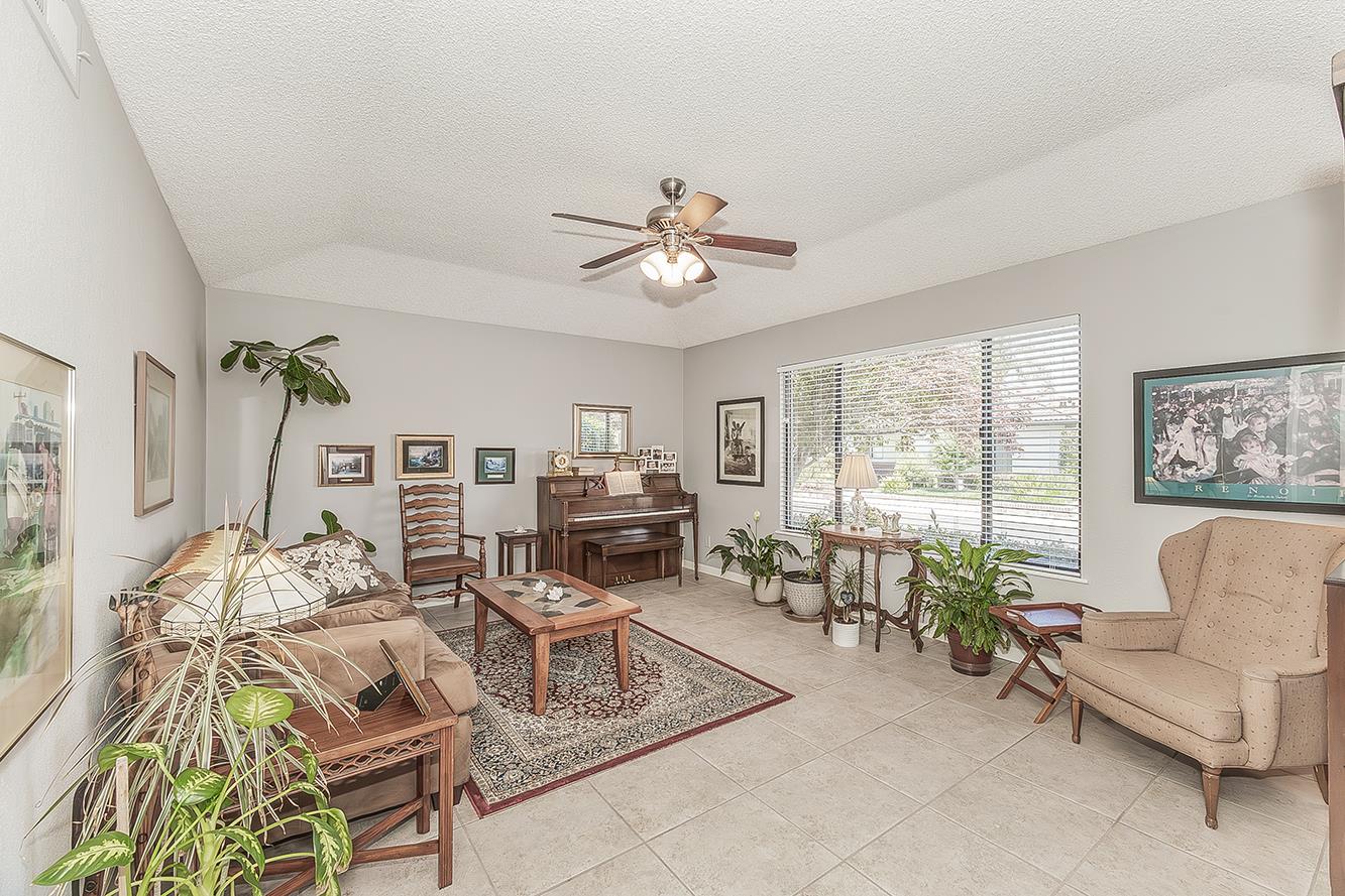833 E El Paso Ave N, Fresno, CA 93720
