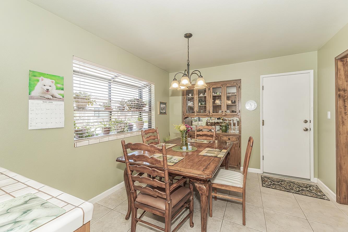 833 E El Paso Ave N, Fresno, CA 93720