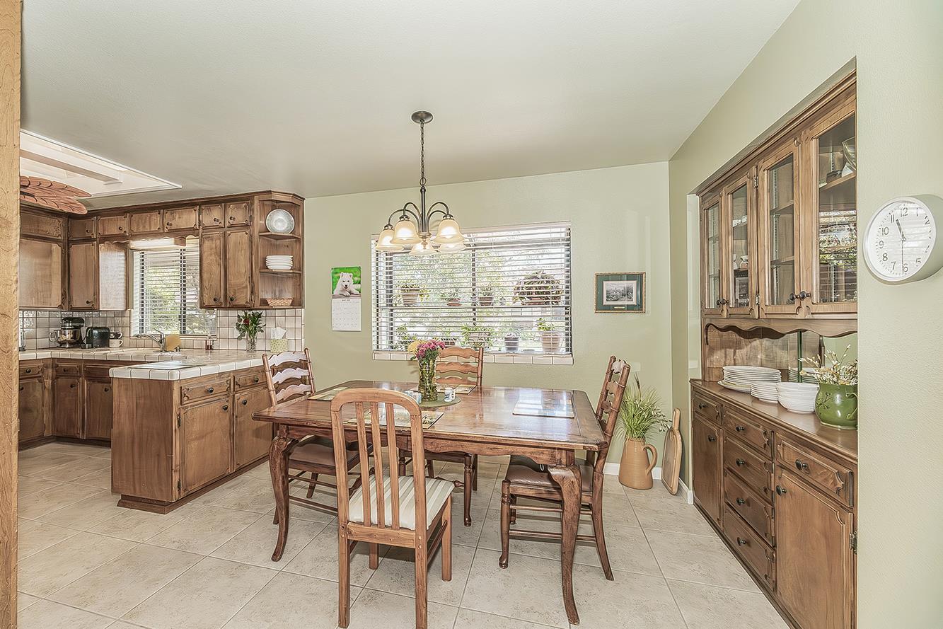 833 E El Paso Ave N, Fresno, CA 93720