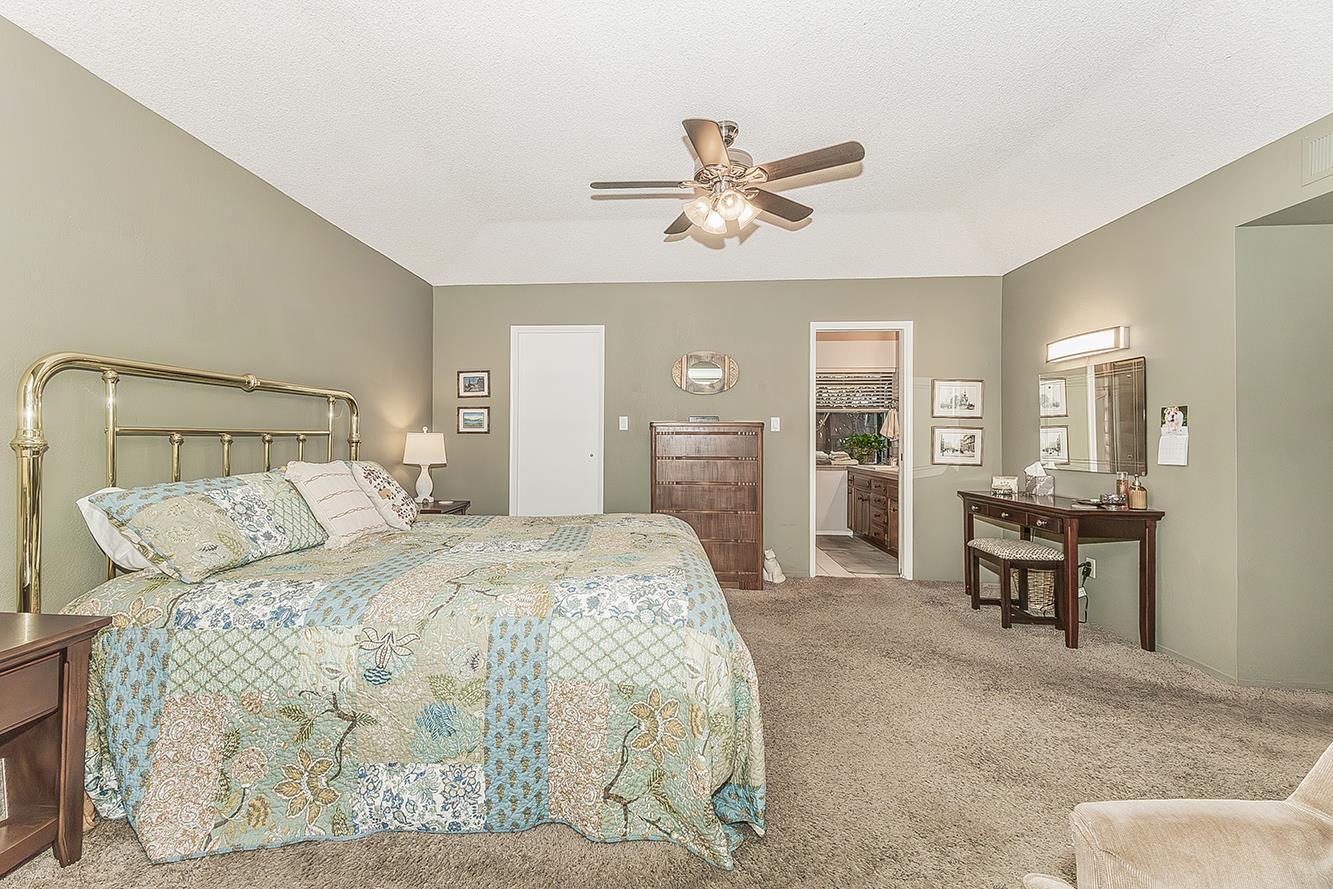833 E El Paso Ave N, Fresno, CA 93720