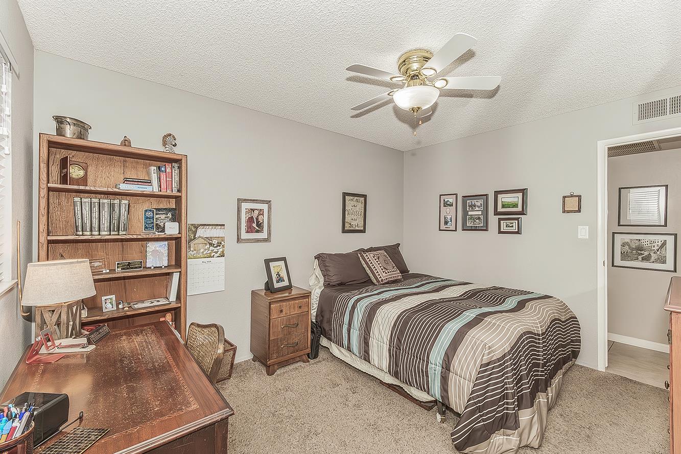 833 E El Paso Ave N, Fresno, CA 93720