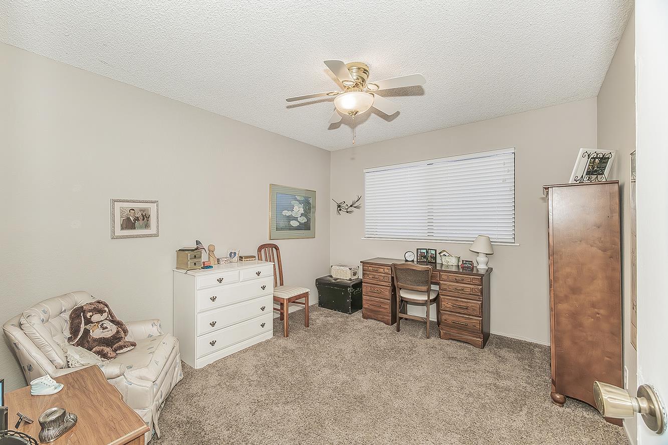 833 E El Paso Ave N, Fresno, CA 93720
