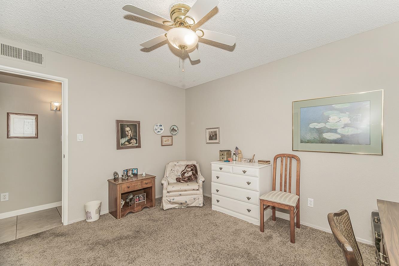 833 E El Paso Ave N, Fresno, CA 93720