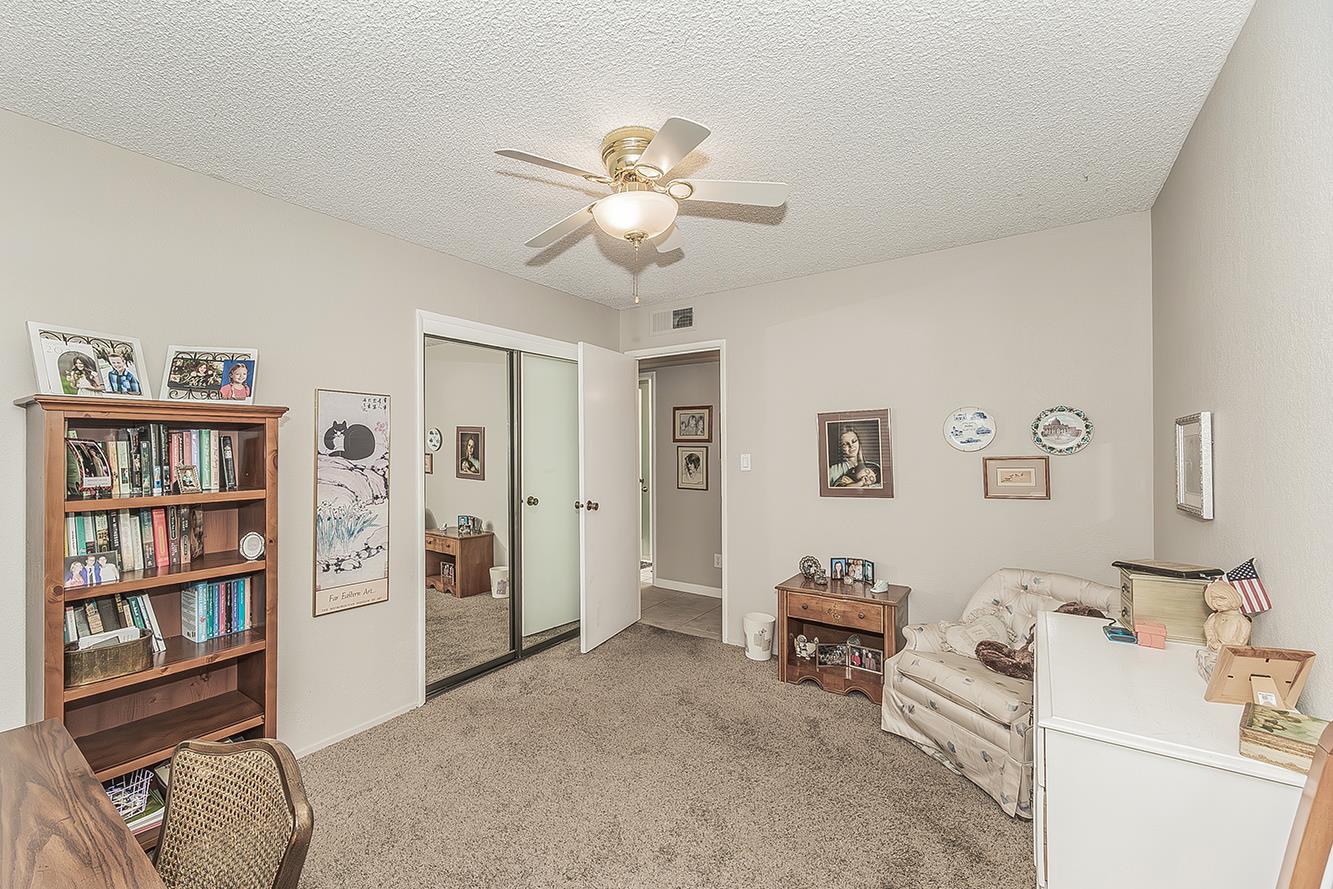 833 E El Paso Ave N, Fresno, CA 93720