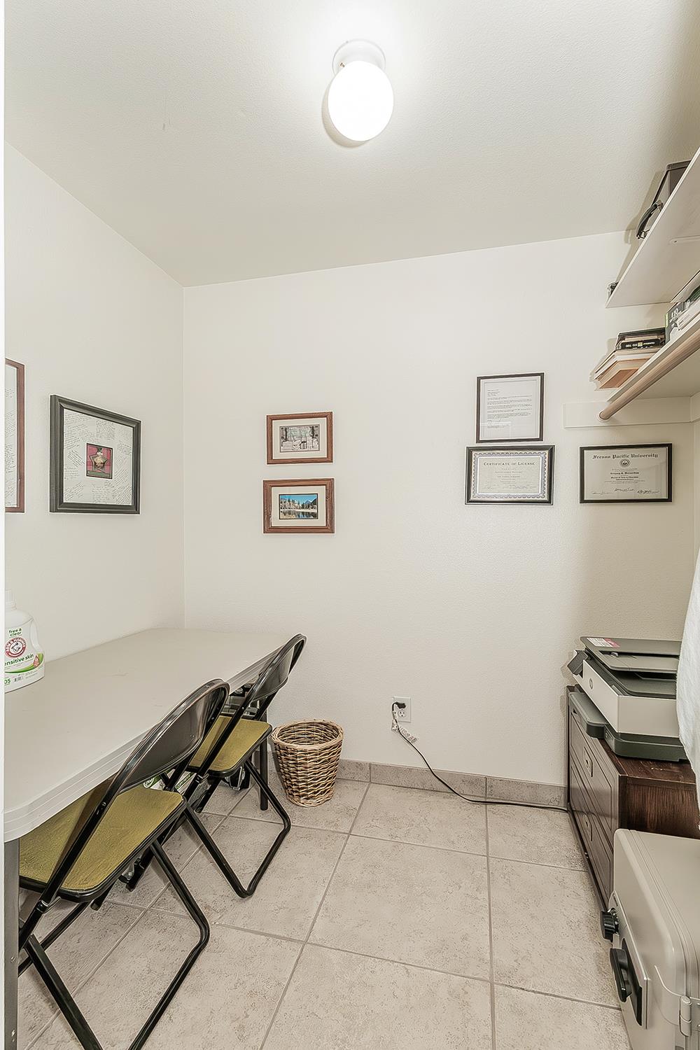 833 E El Paso Ave N, Fresno, CA 93720