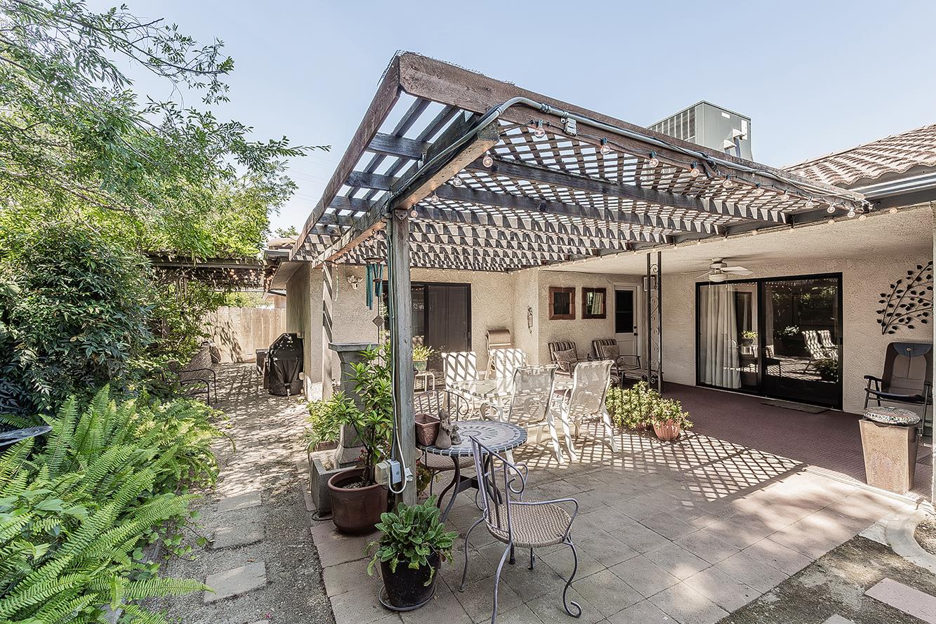 833 E El Paso Ave N, Fresno, CA 93720