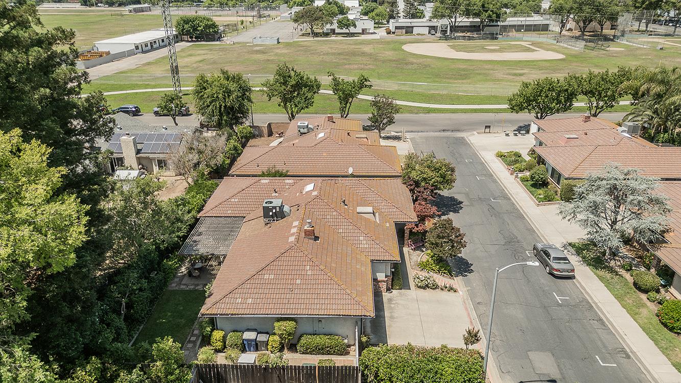 833 E El Paso Ave N, Fresno, CA 93720