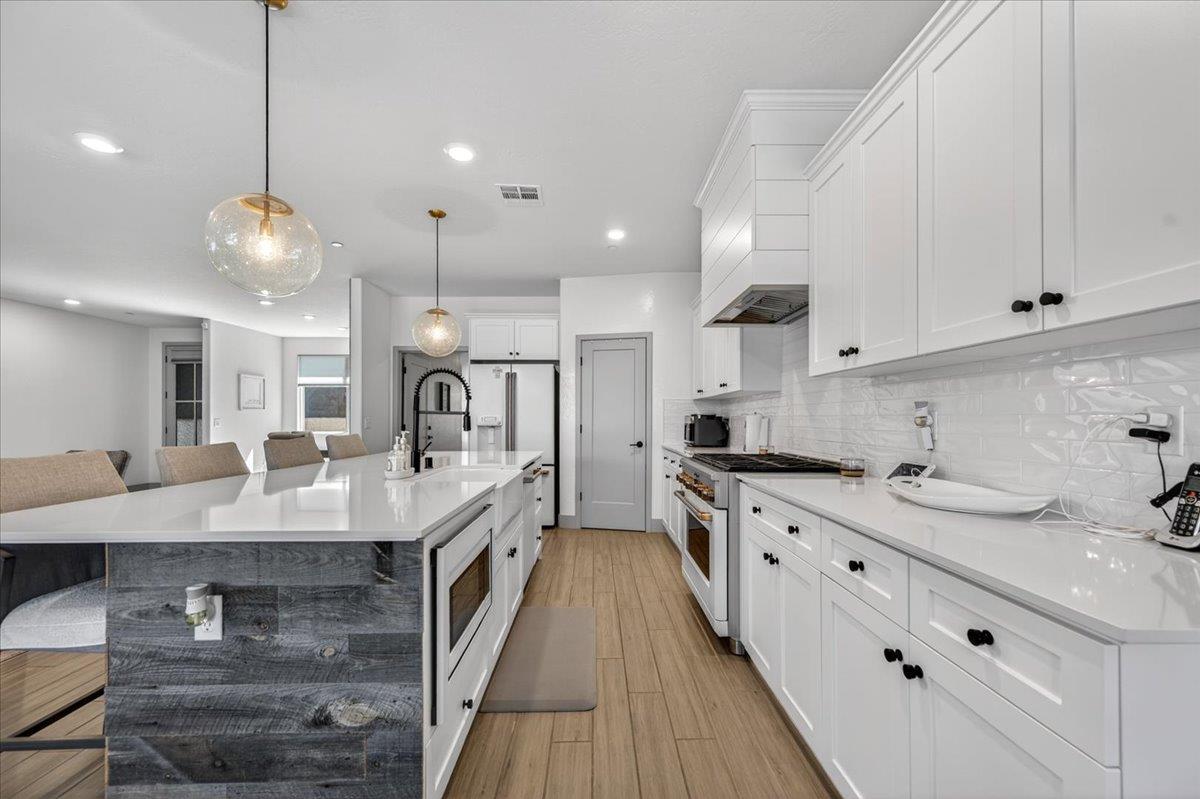2086 N Phillip Ave, Clovis, CA 93619