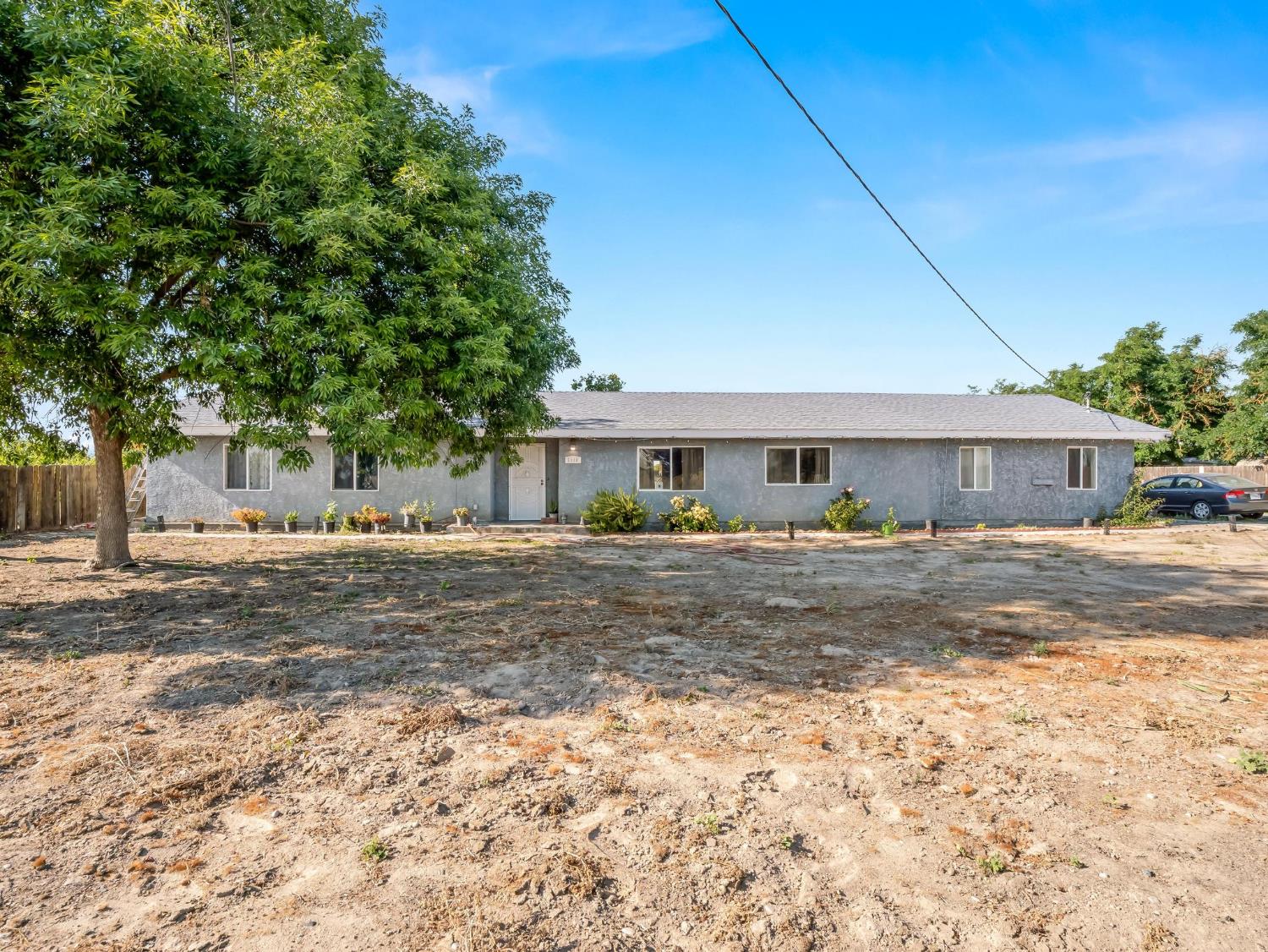 6110 W Nebraska Ave, Caruthers, CA 93609
