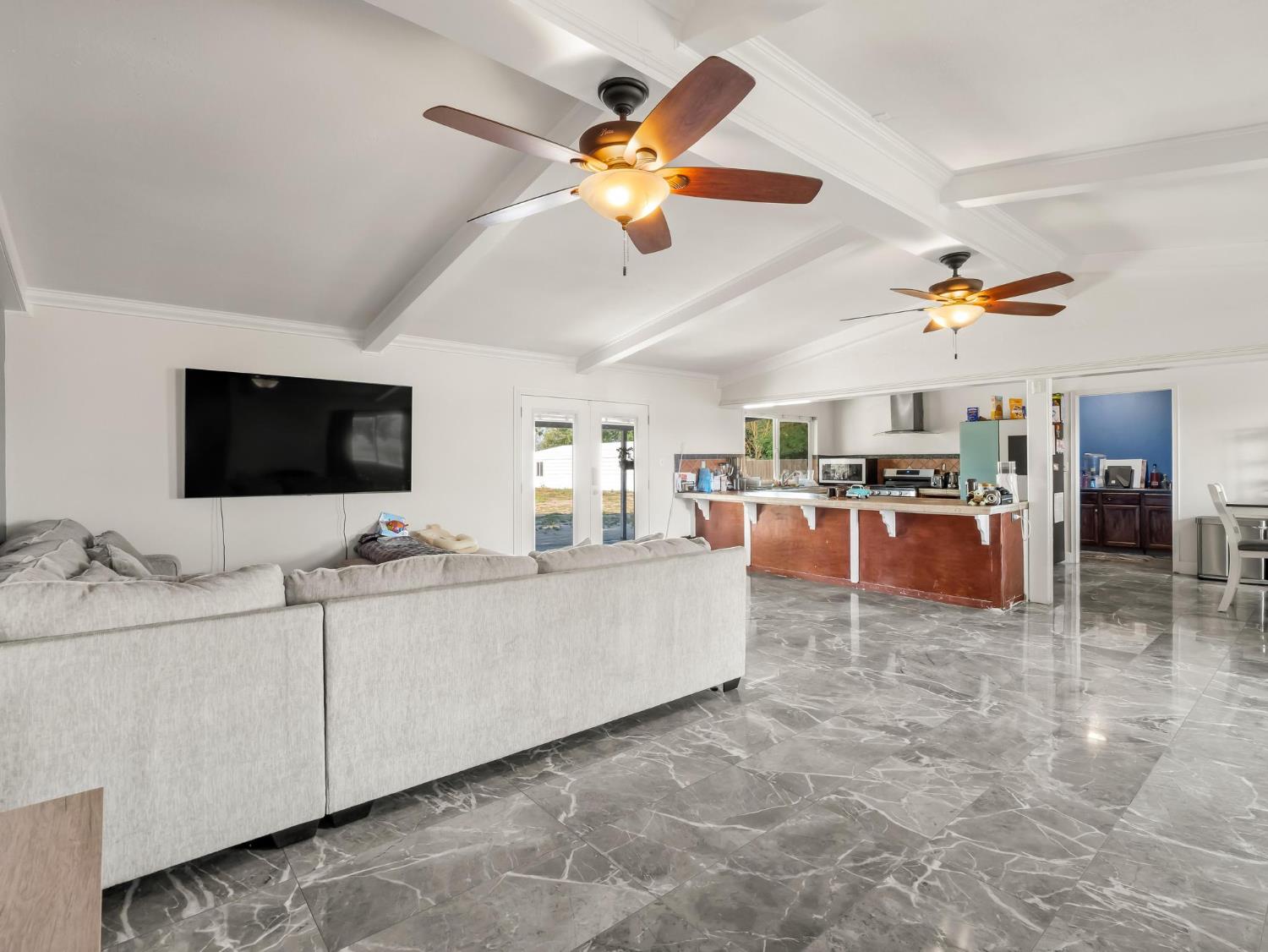 6110 W Nebraska Ave, Caruthers, CA 93609