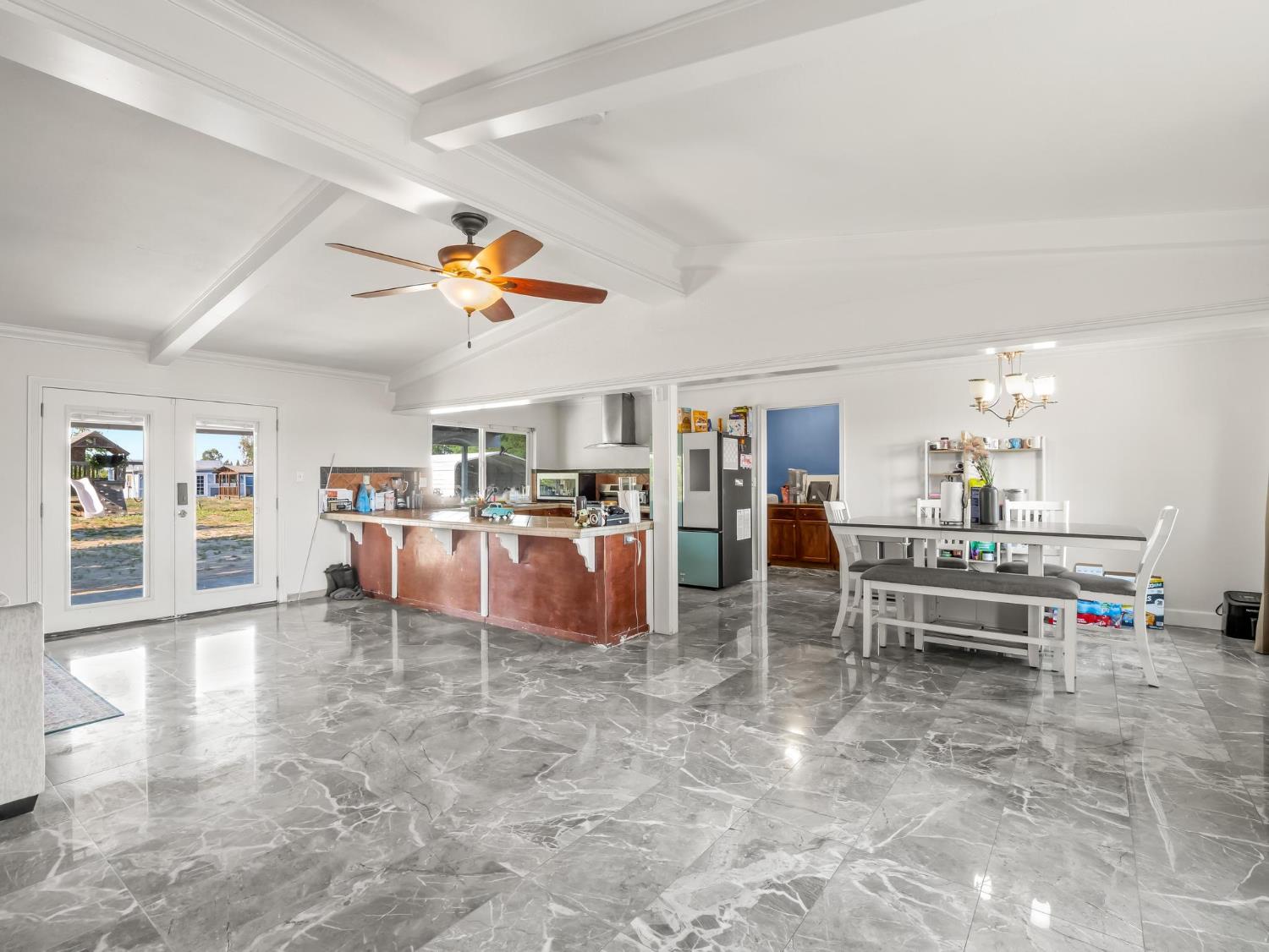 6110 W Nebraska Ave, Caruthers, CA 93609